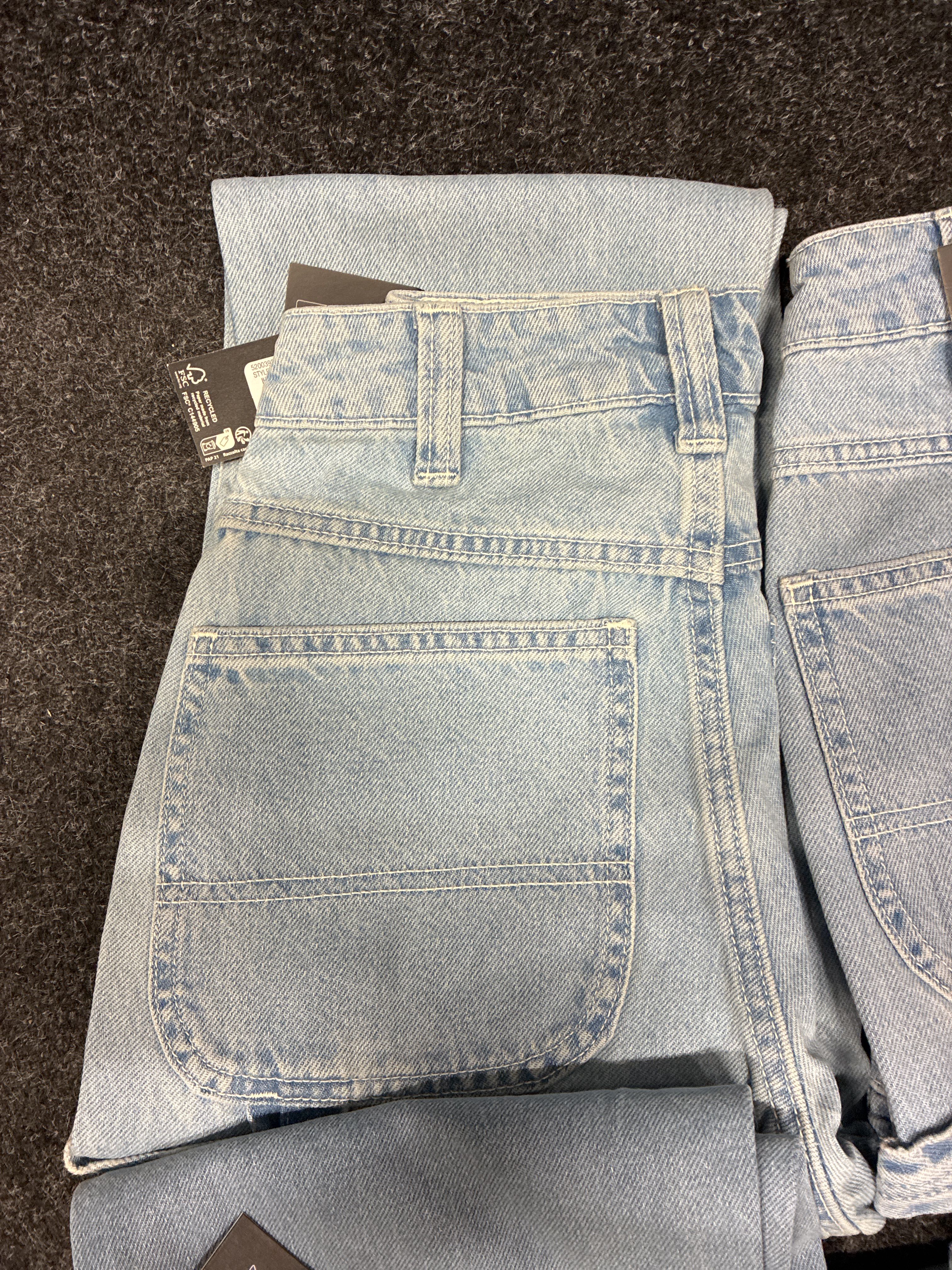 5 women's pants in mixed sizes - PS Auction - We value the future ...