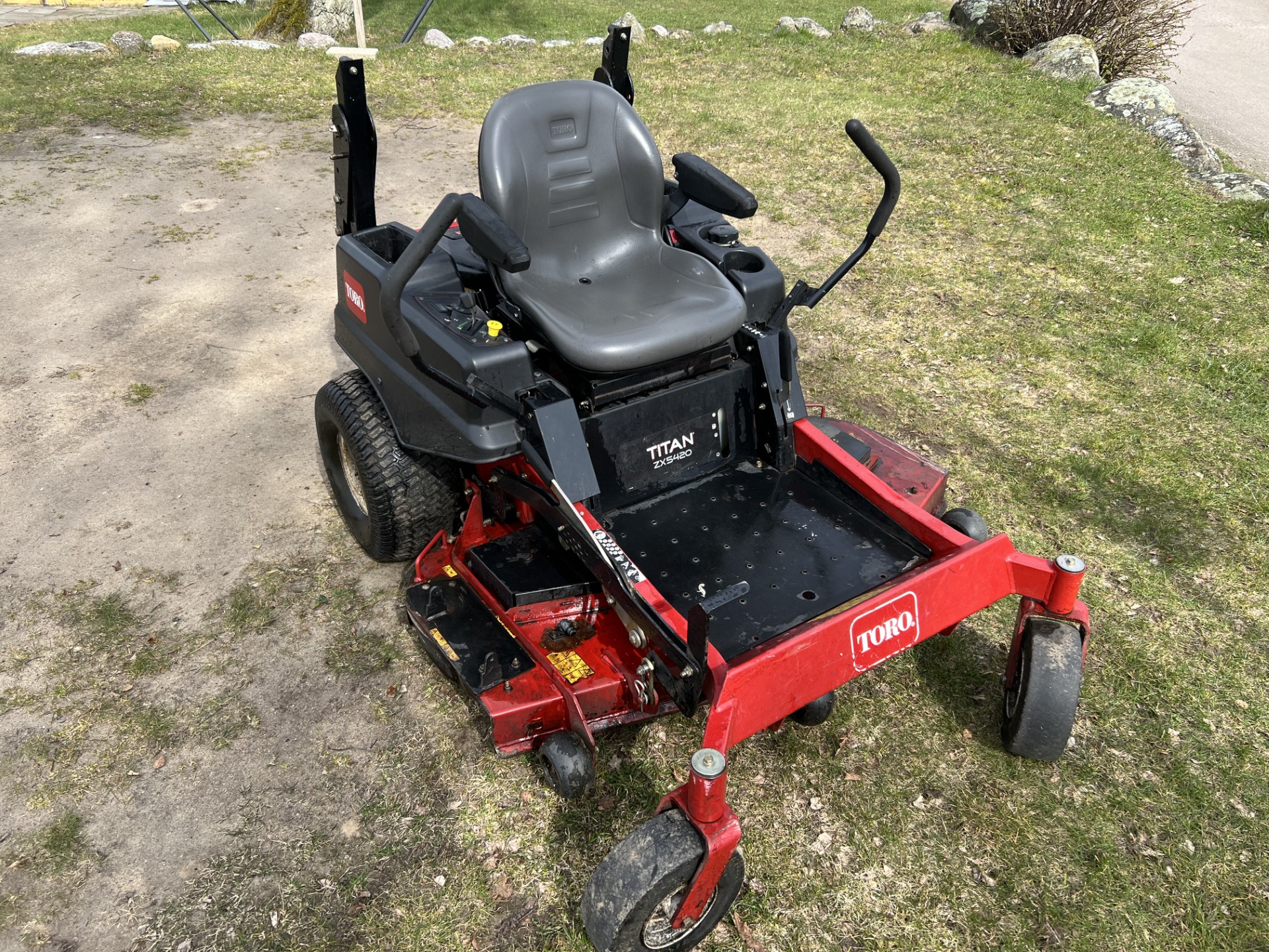 Riding lawn mower Toro Titan ZX5420 - PS Auction - We value the