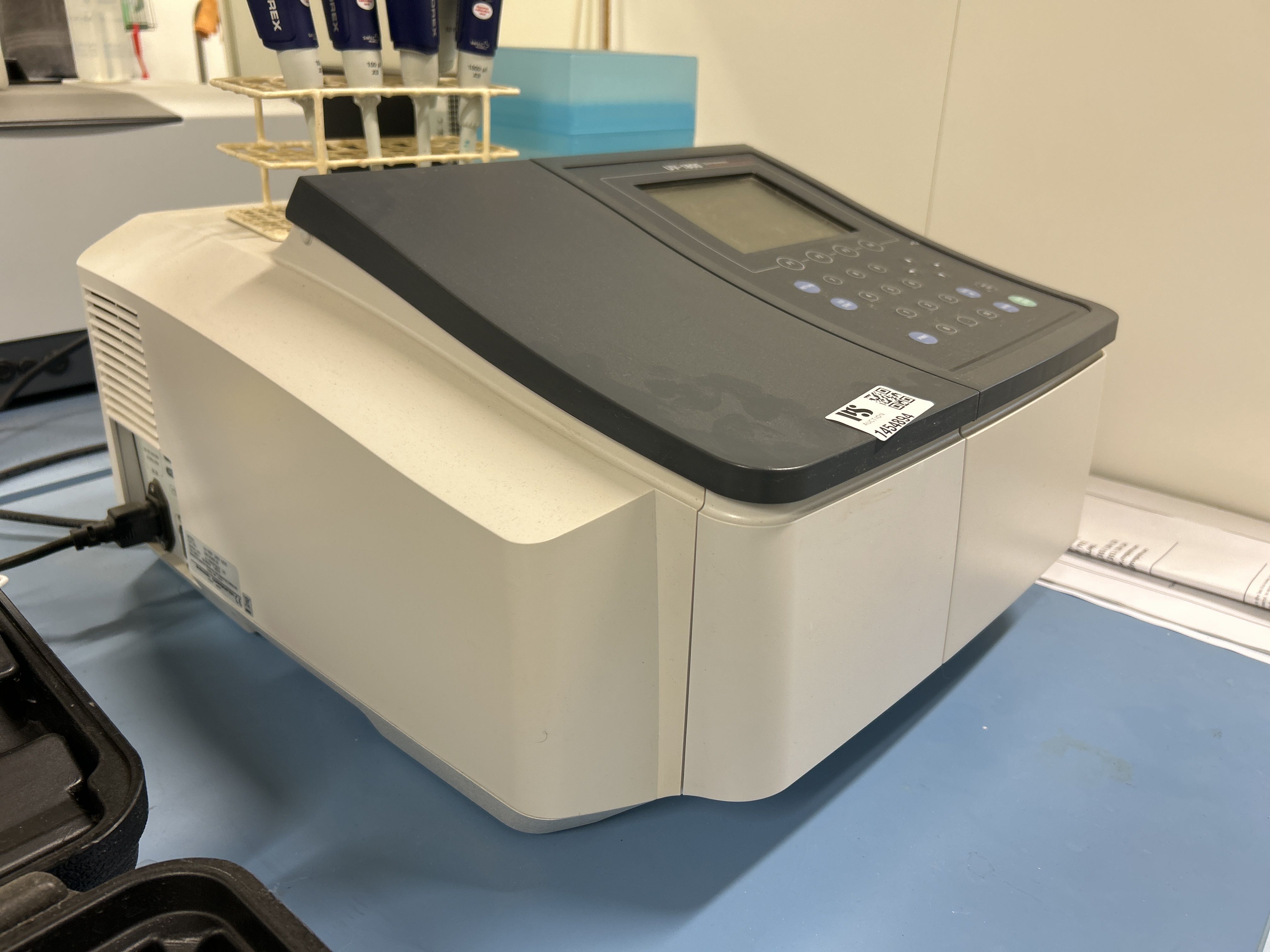 UV spectrophotometer - Shimadzu UV-1800 - PS Auction - We value