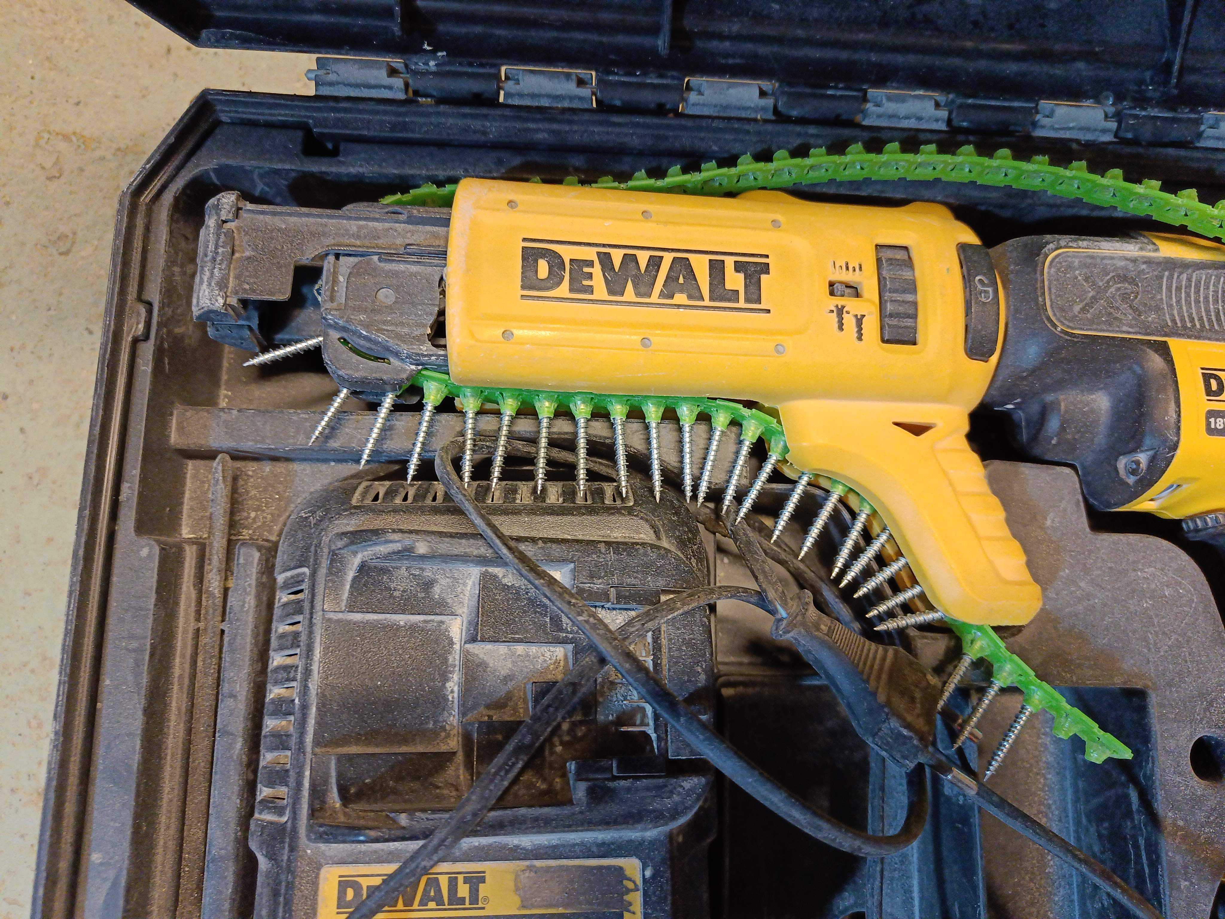 Diving gun & automatic screwdriver DeWalt PS Auction We value the future Largest in net