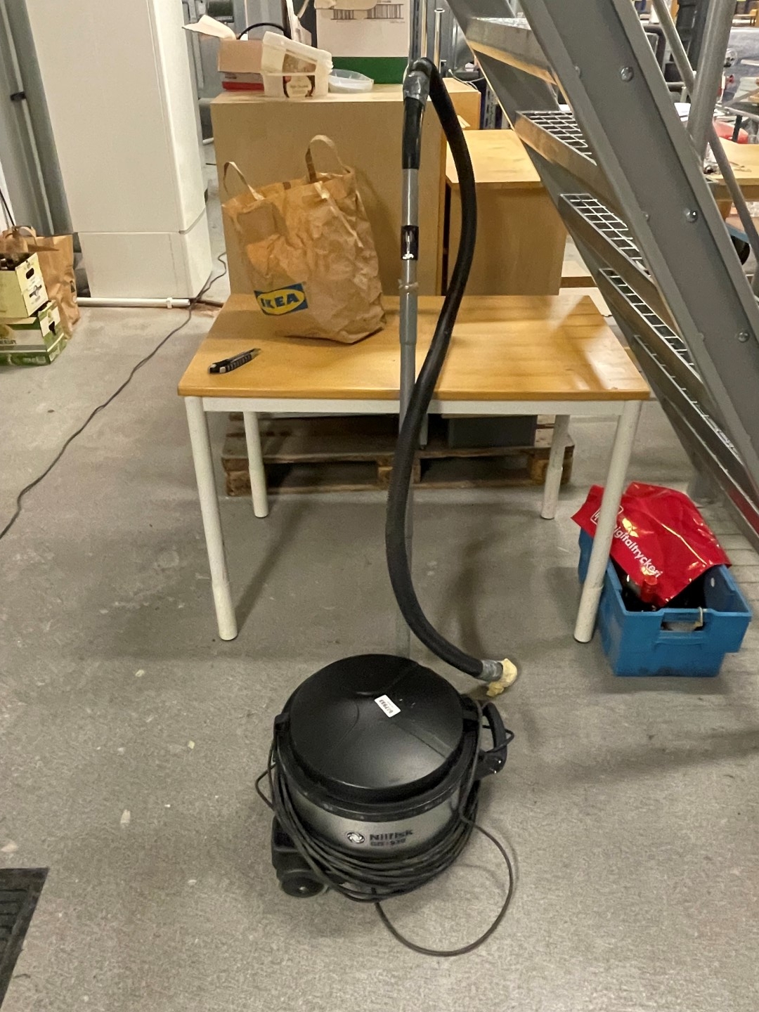 中古】NILFISK ニルフィスク GD930 集じん機 100V 50/60Hz 簡易動作 