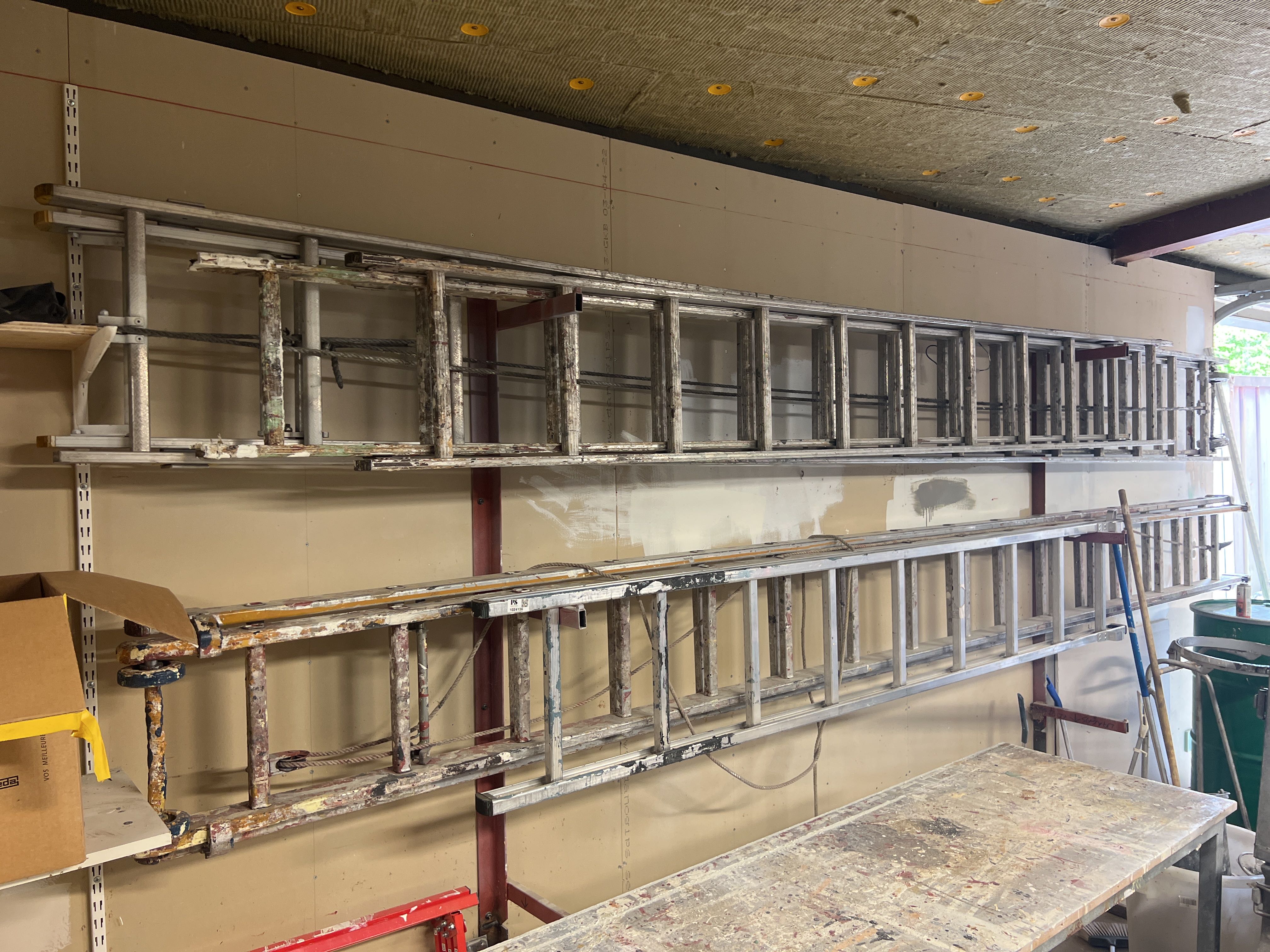 Adjustable ladders, 3 pieces - PS Auction - We value the future ...