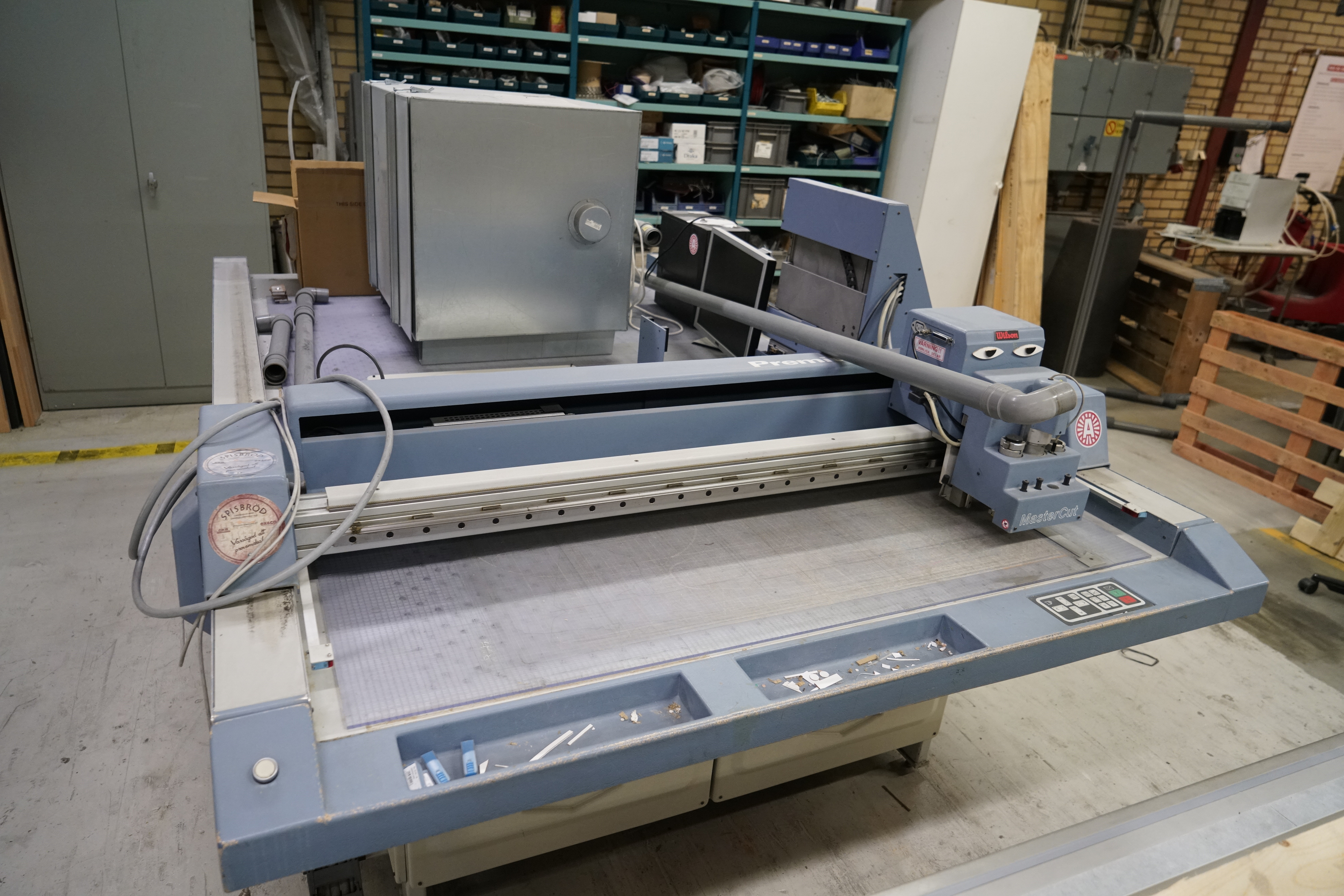 KT-120EK_ 作画机（LO、演出、作監用)_10万 Cutting table ARTIOS KONGSBERG PremiumLine 1320 - PS Auction - We