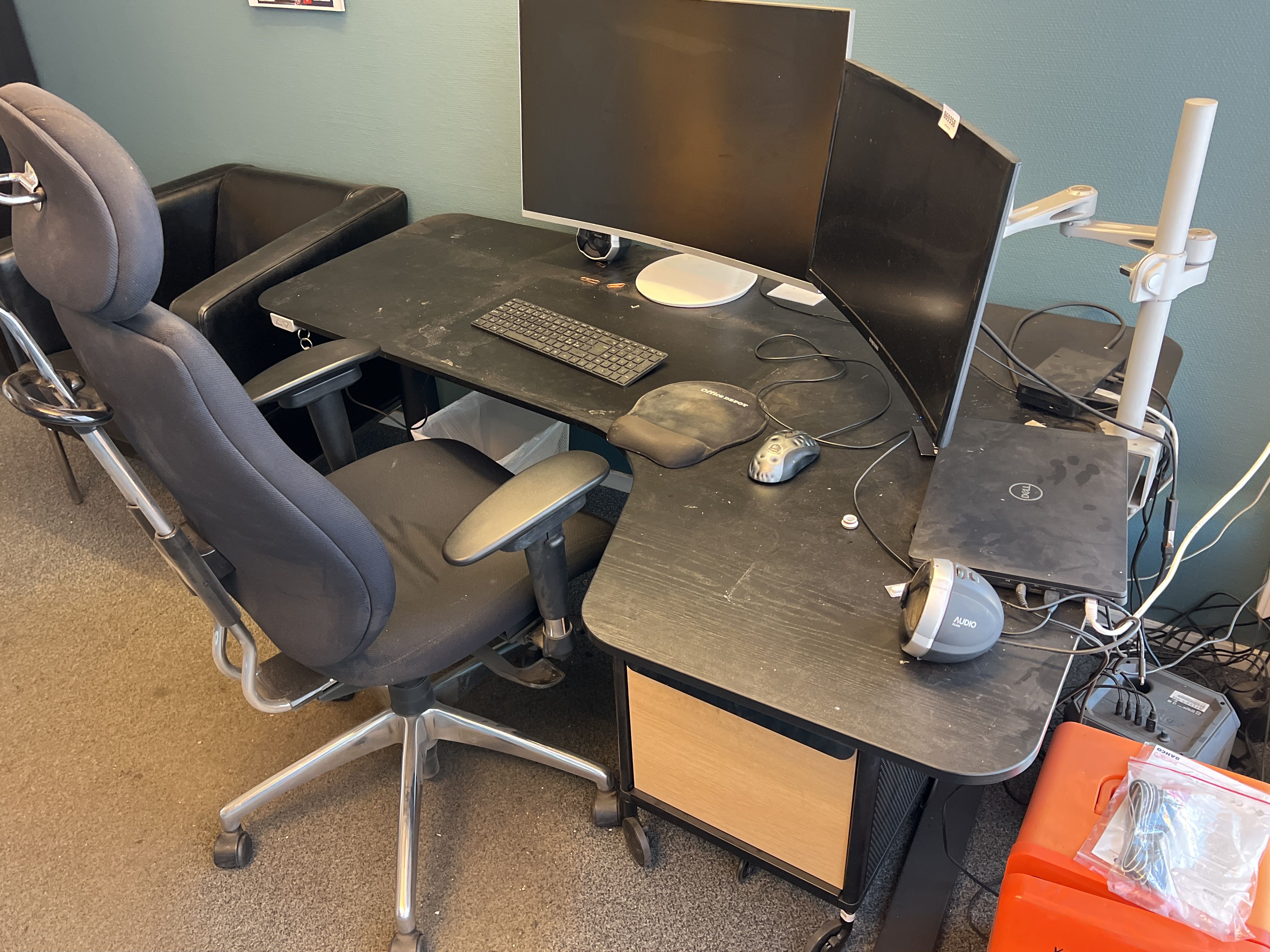 Office Furniture 3 PS Auction We value the future Largest in net