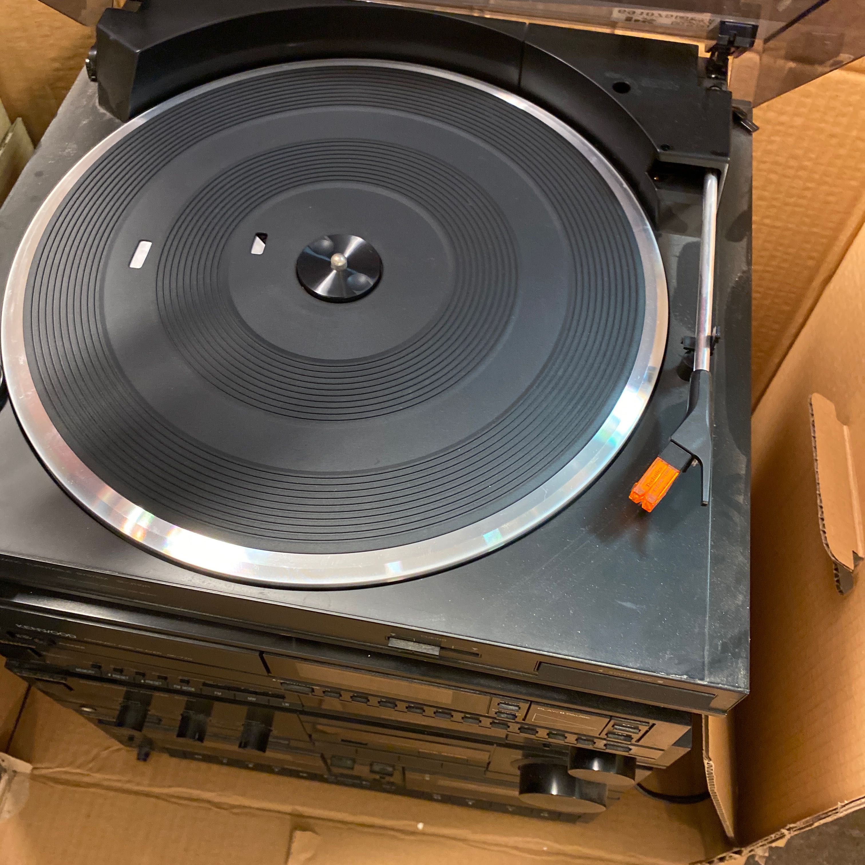 Stereo with 6 speakers - PS Auction - We value the future