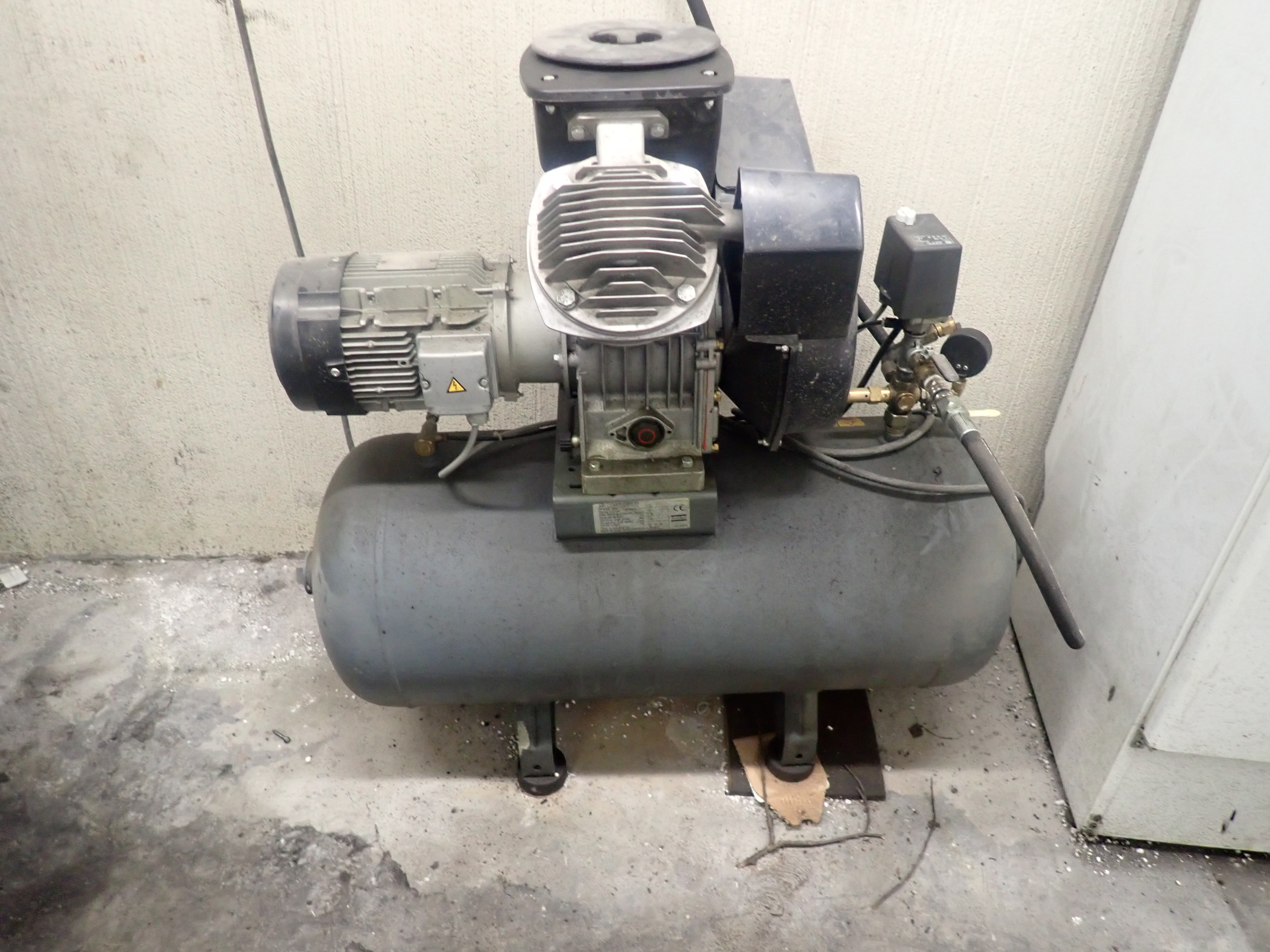 Compressor Atlas copco LE-22-10-120 - PS Auction - We value the future ...