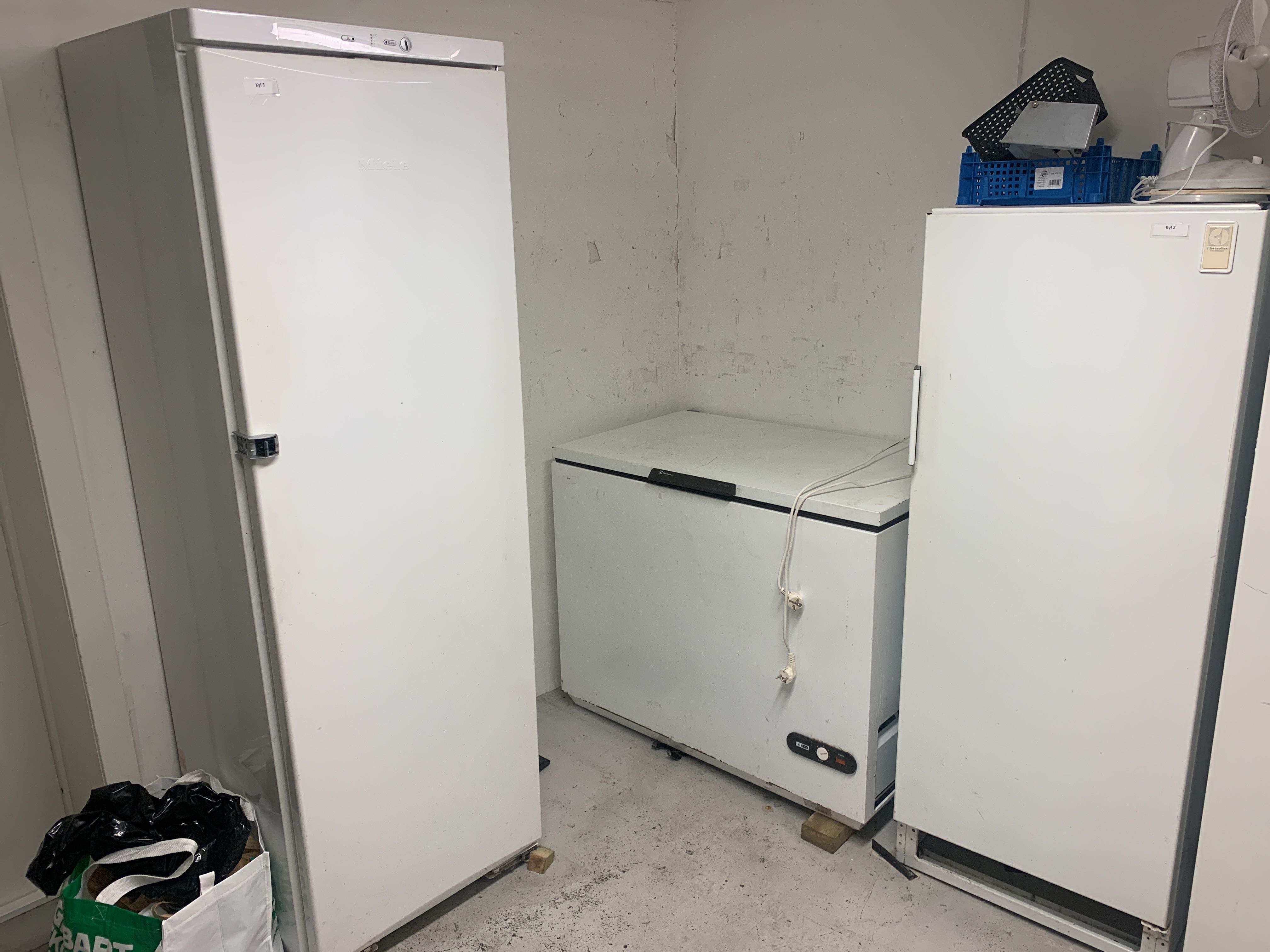 Freezers 4, Coolers 3 and shelves PS Auction We value the future