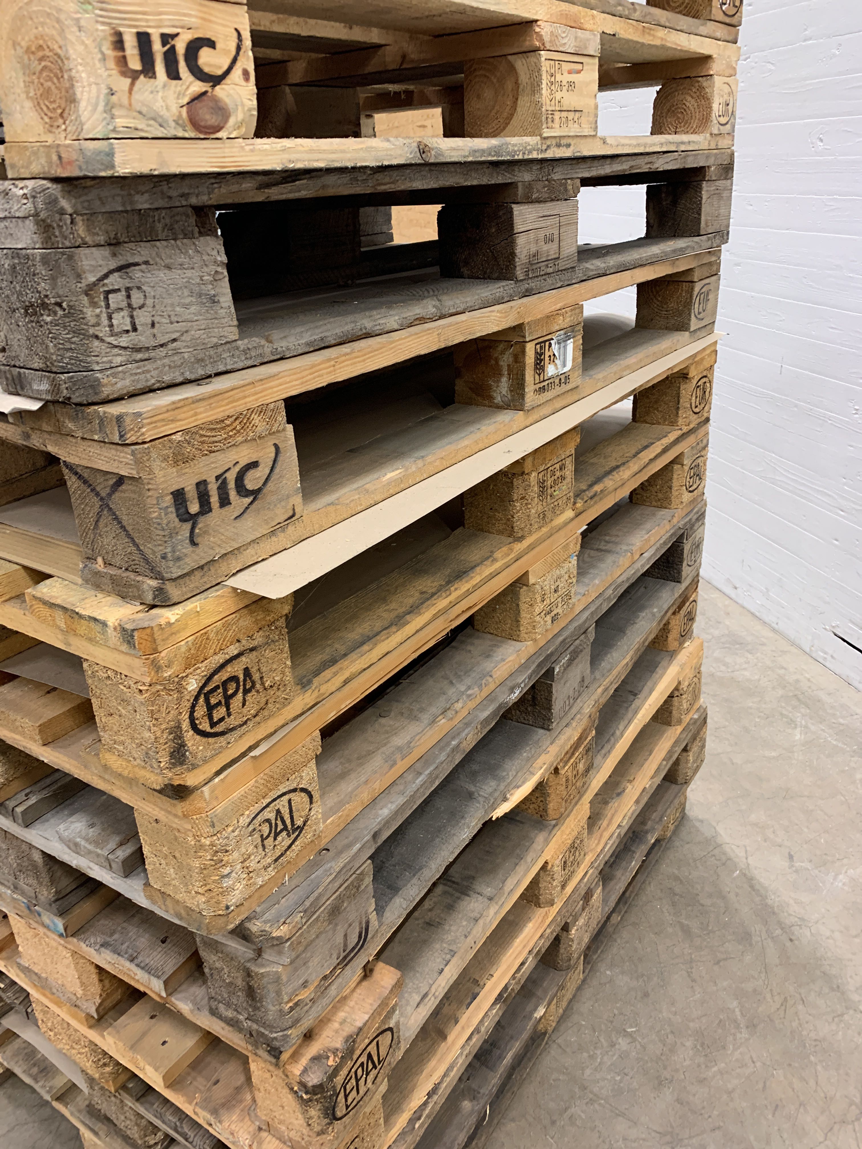 11 EU pallets in varying condition PS Auction We value the future