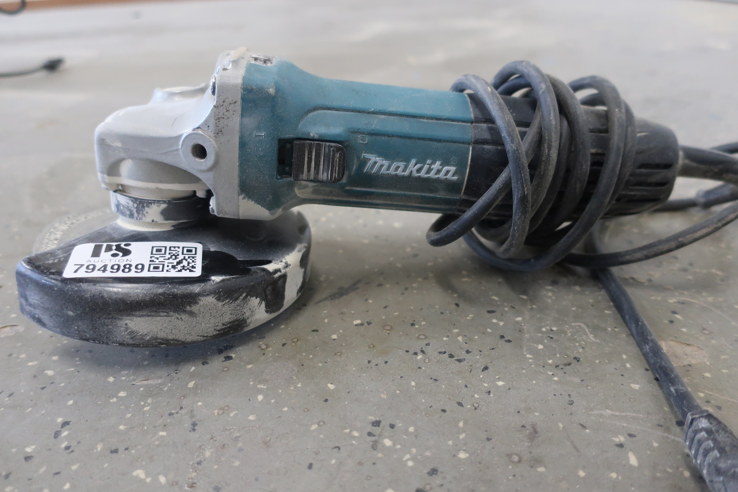 Ryobi överhandsfräs samt Makita vinkelslip - Auktioner online ...