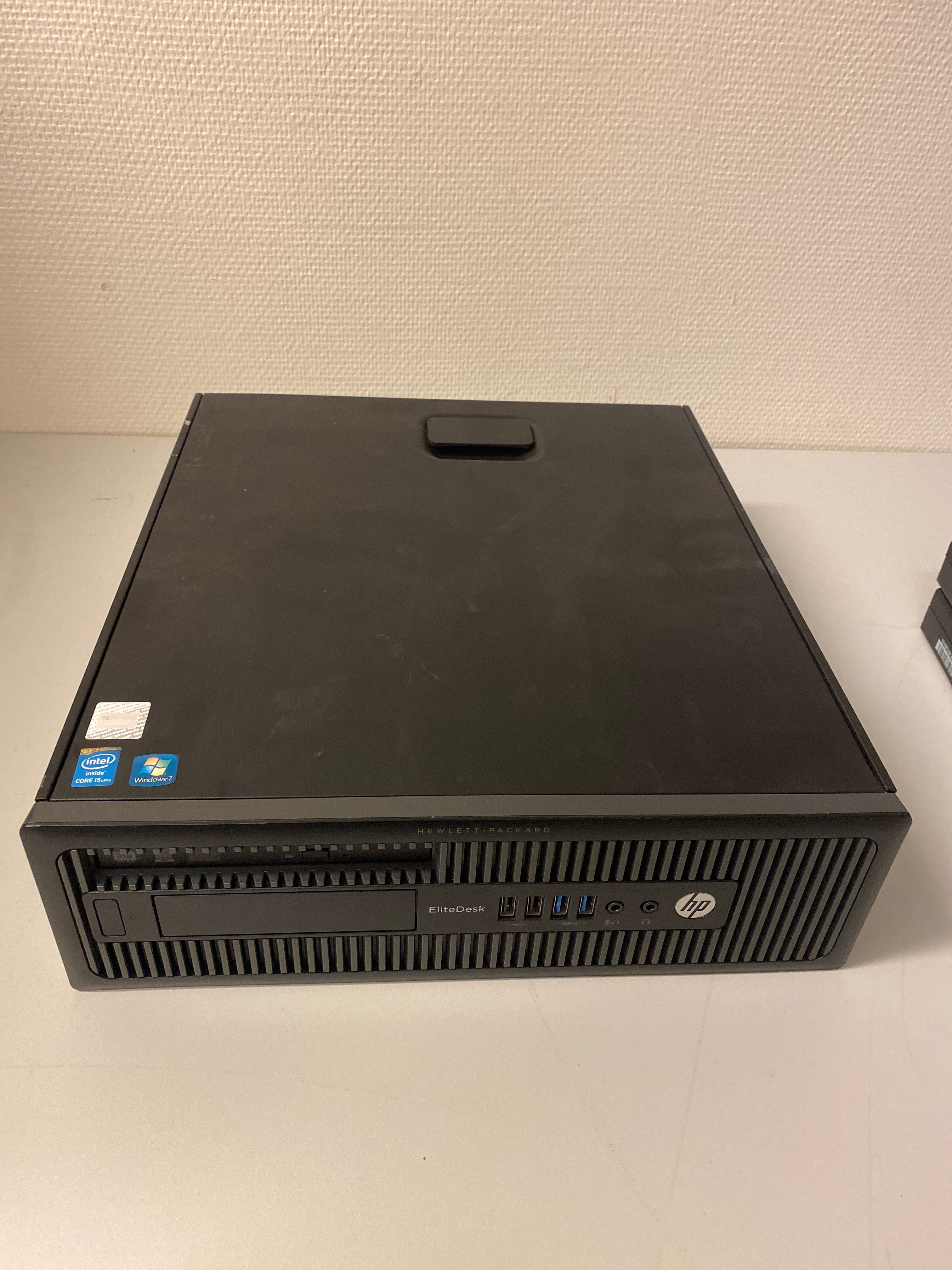 3 desktop computers - PS Auction - We value the future - Largest in net ...