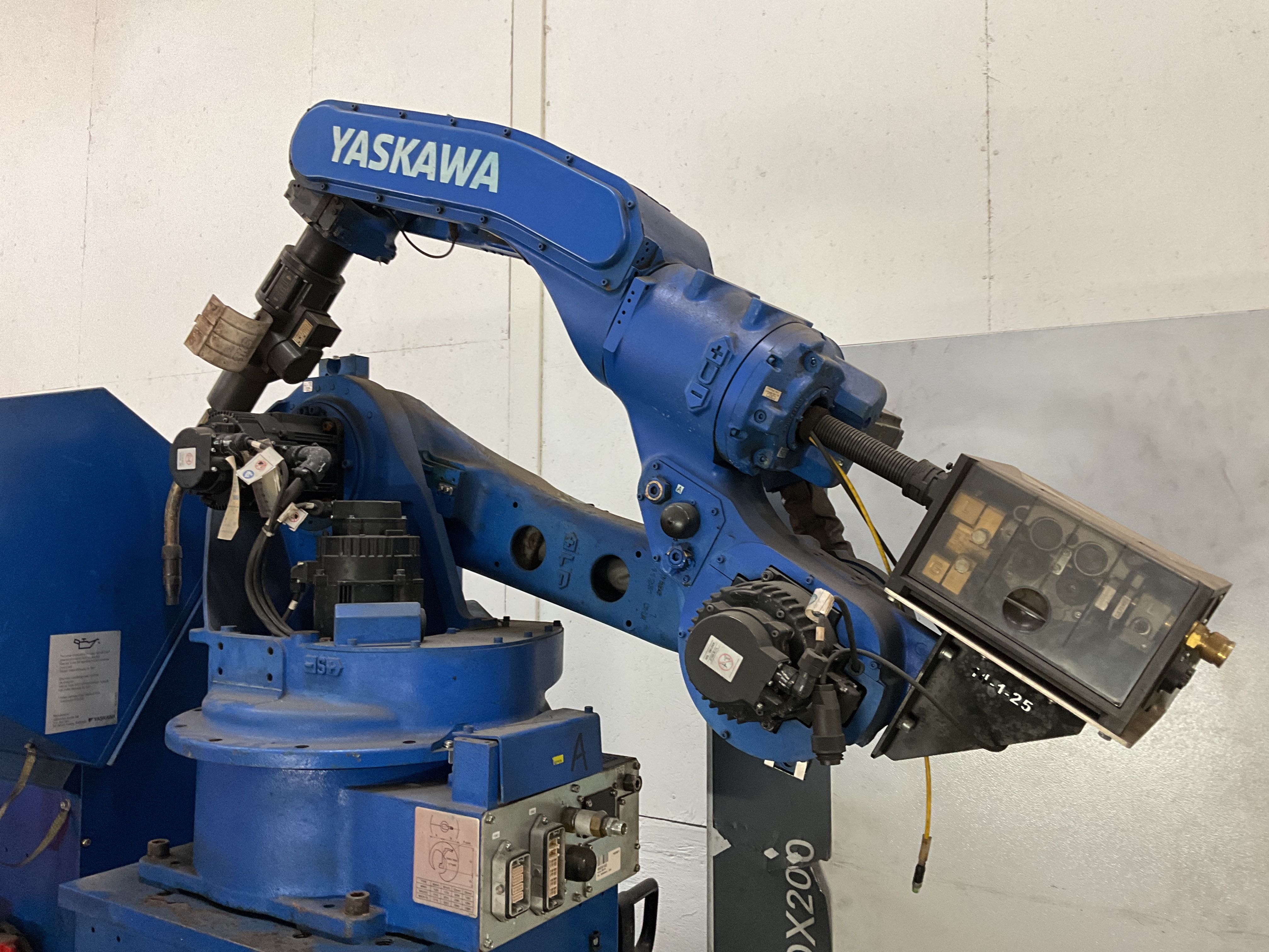 Welding Robot cell, Yaskawa - PS Auction - We value the