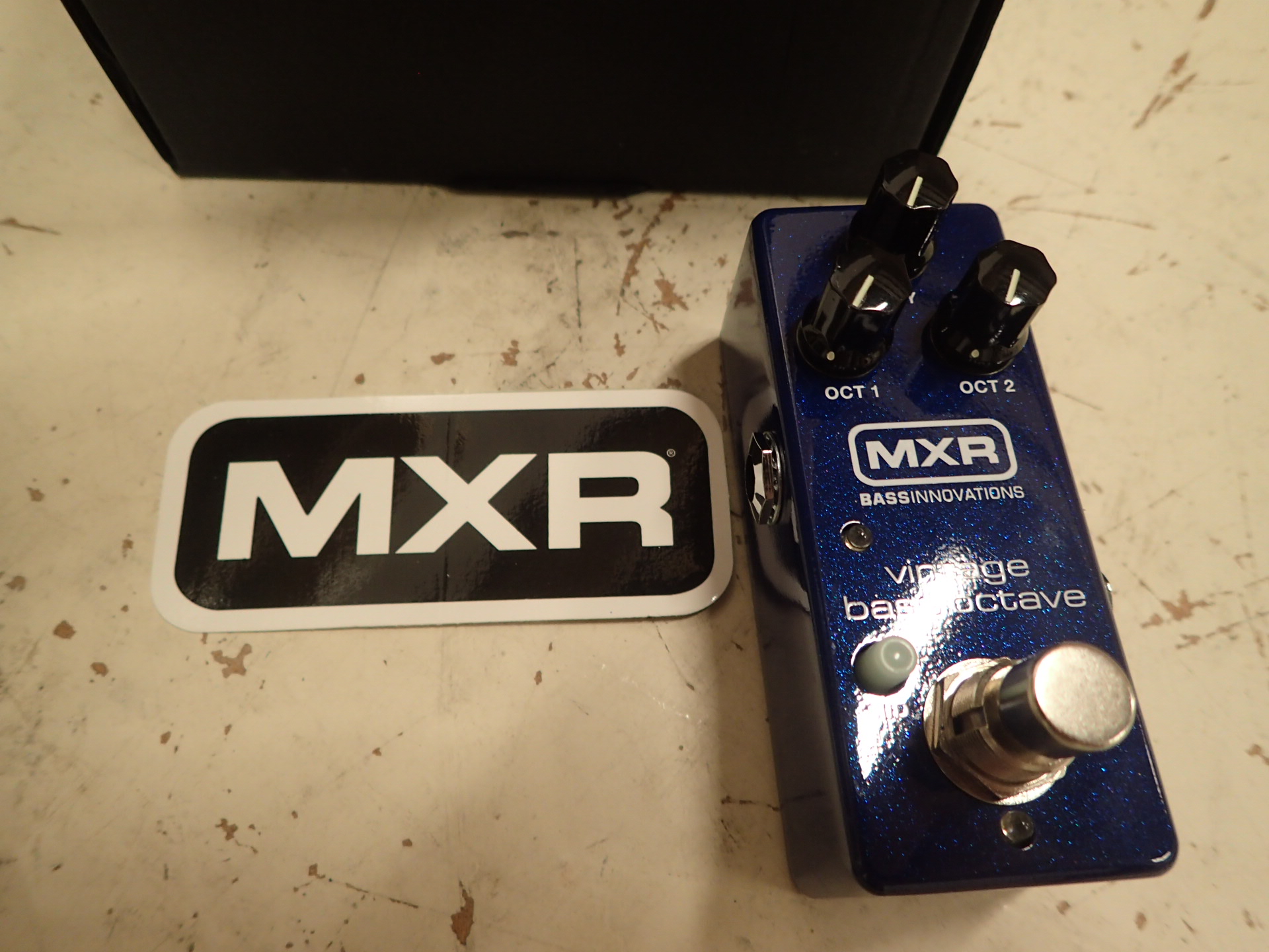 Effect Pedal MXR Vintage Bass Octave - PS Auction - We value