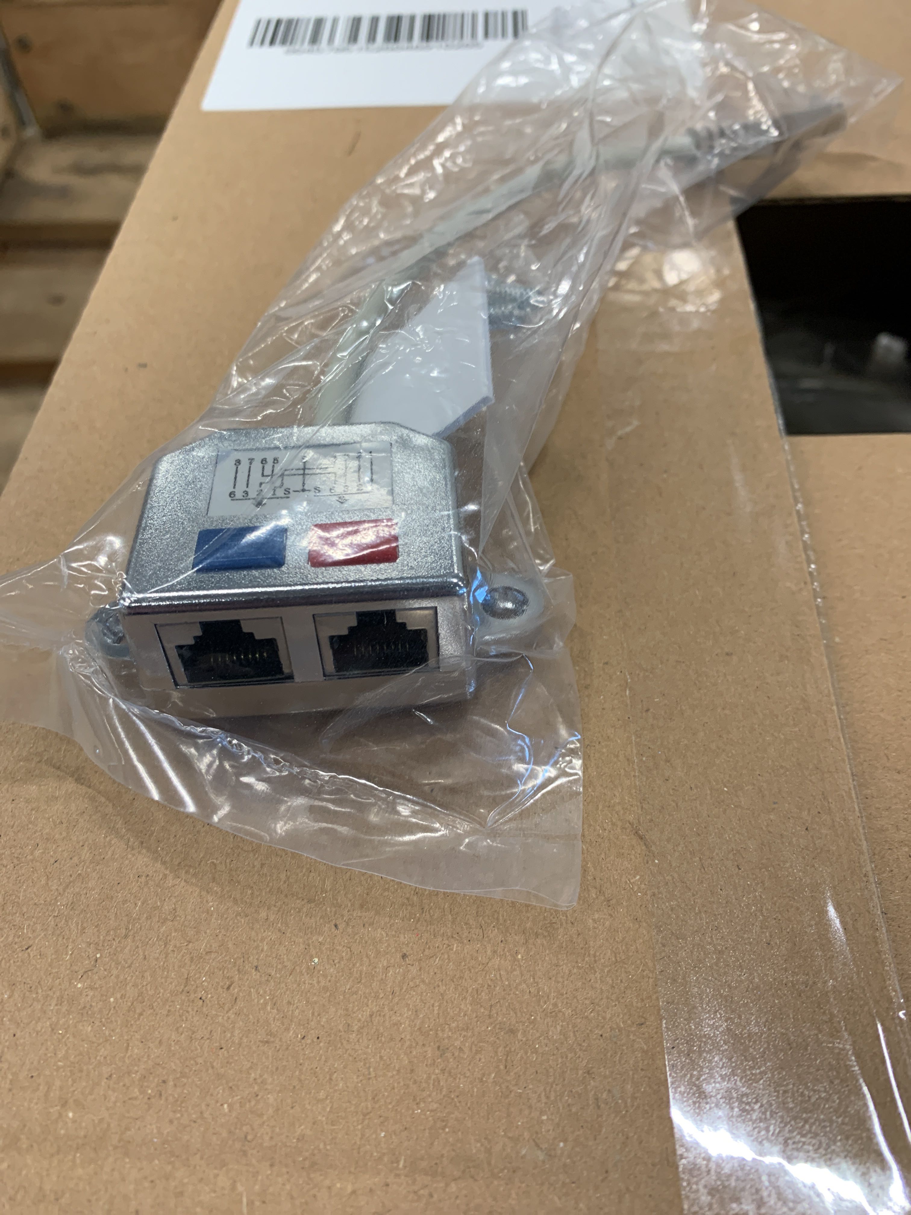 approx. 77 T-splitter 100 BASE-T RJ45 (8-pin) modular plug for 2 RJ45 ...