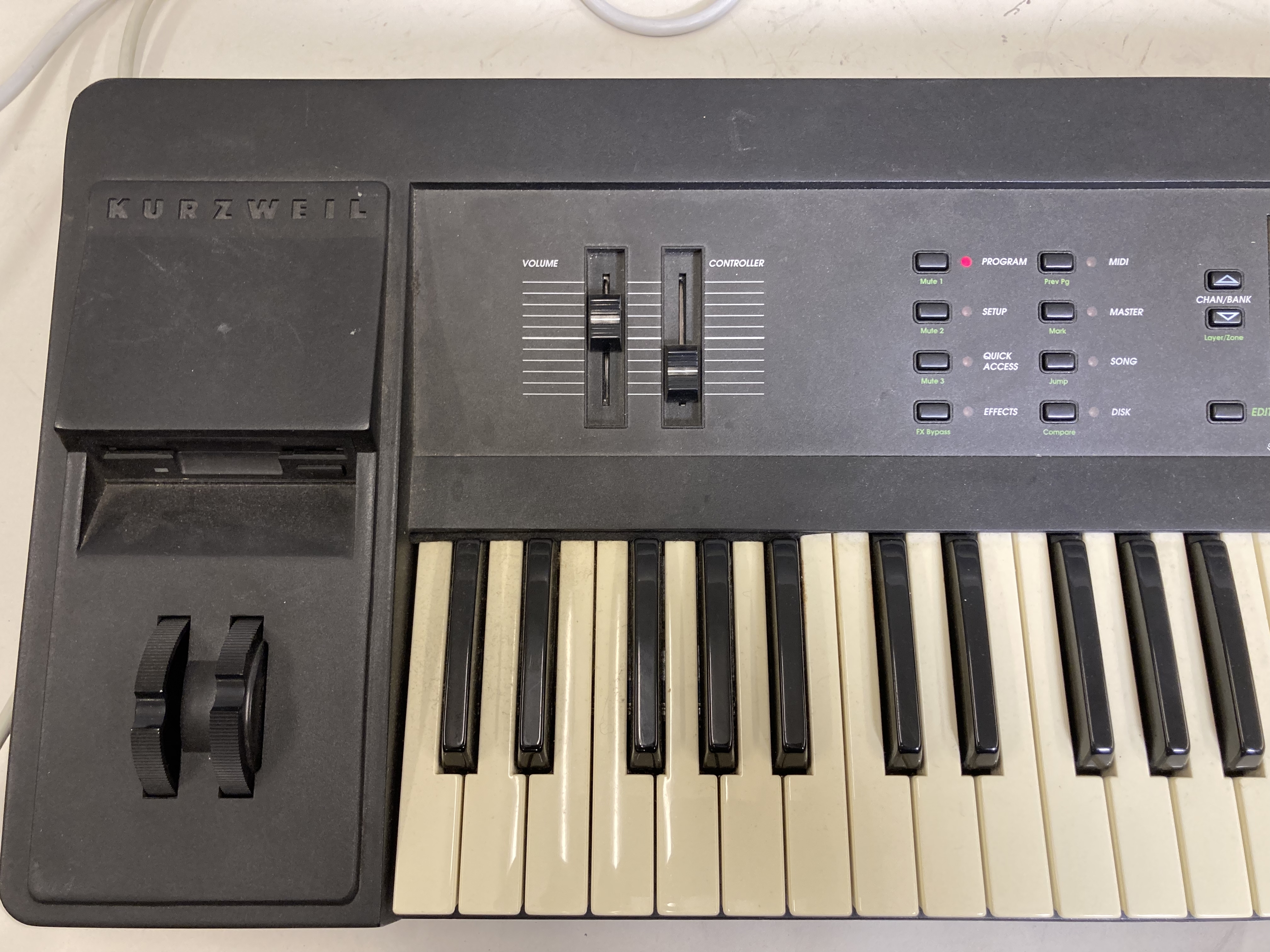 Kurzweil K2000 Synthesizer (vaatii korjausta/needs repair