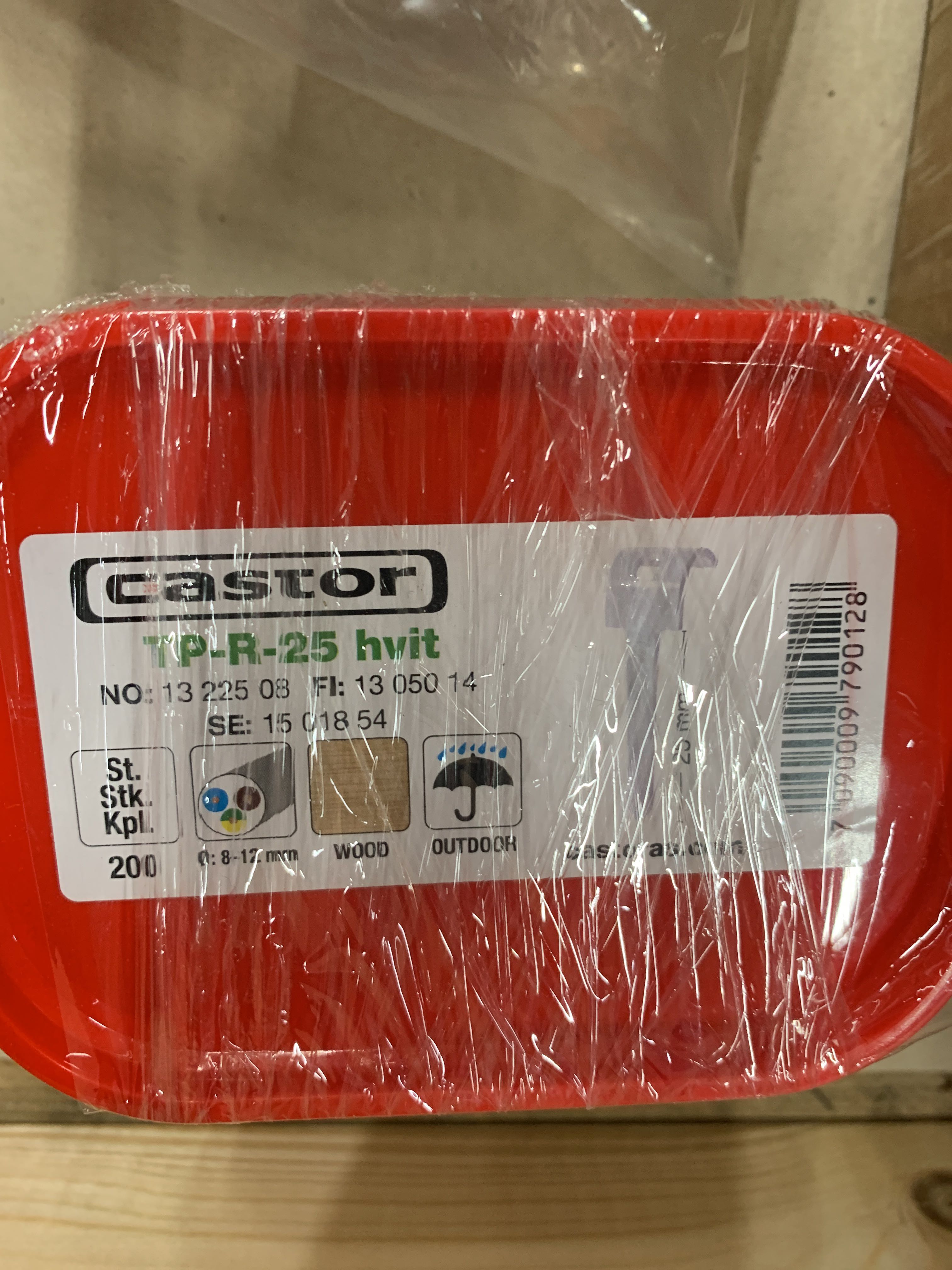 Pole mounts, chain, concrete nails, diving nails, etc PS Auction We