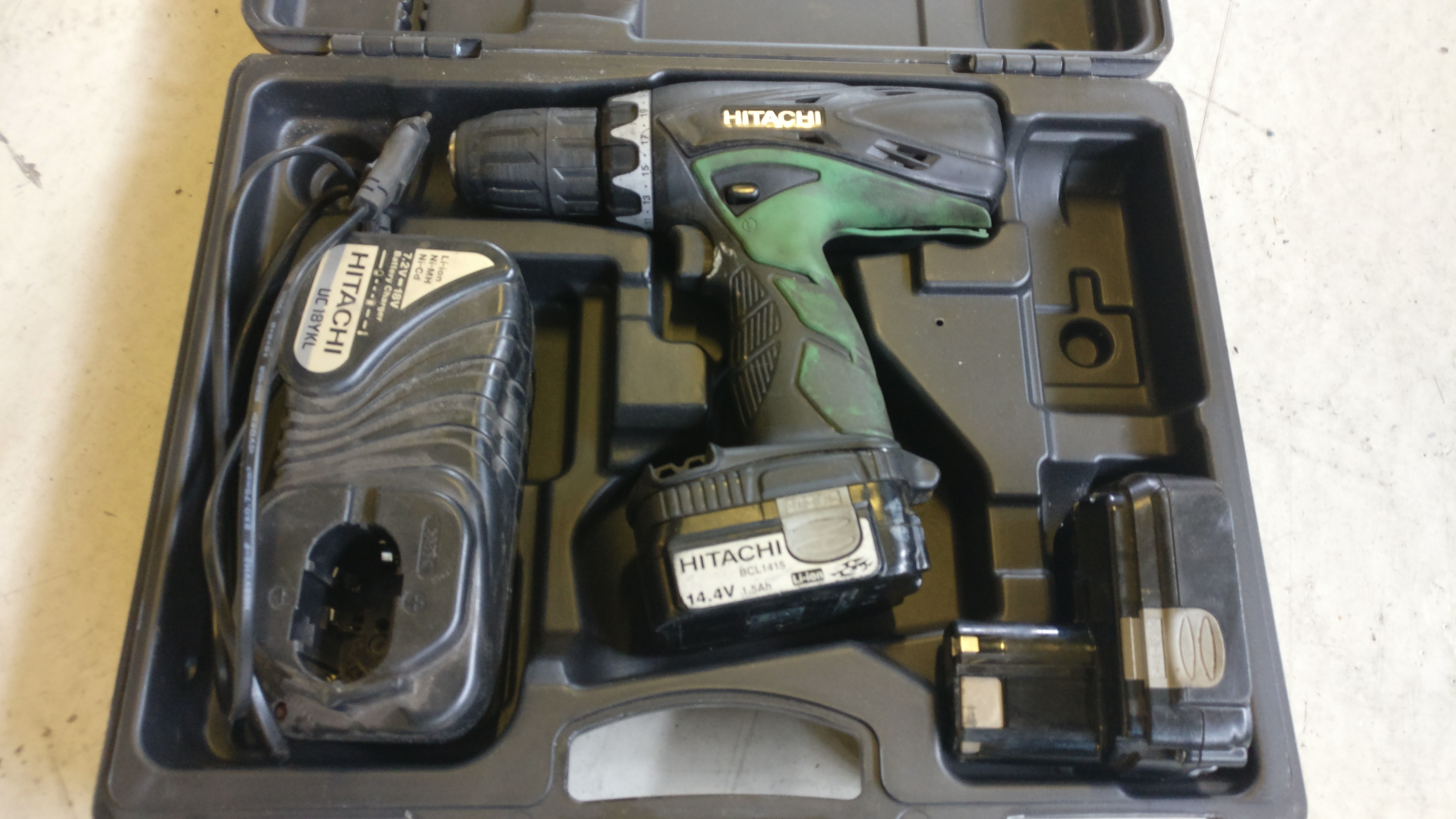 Hitachi cordless drill - PS Auction 