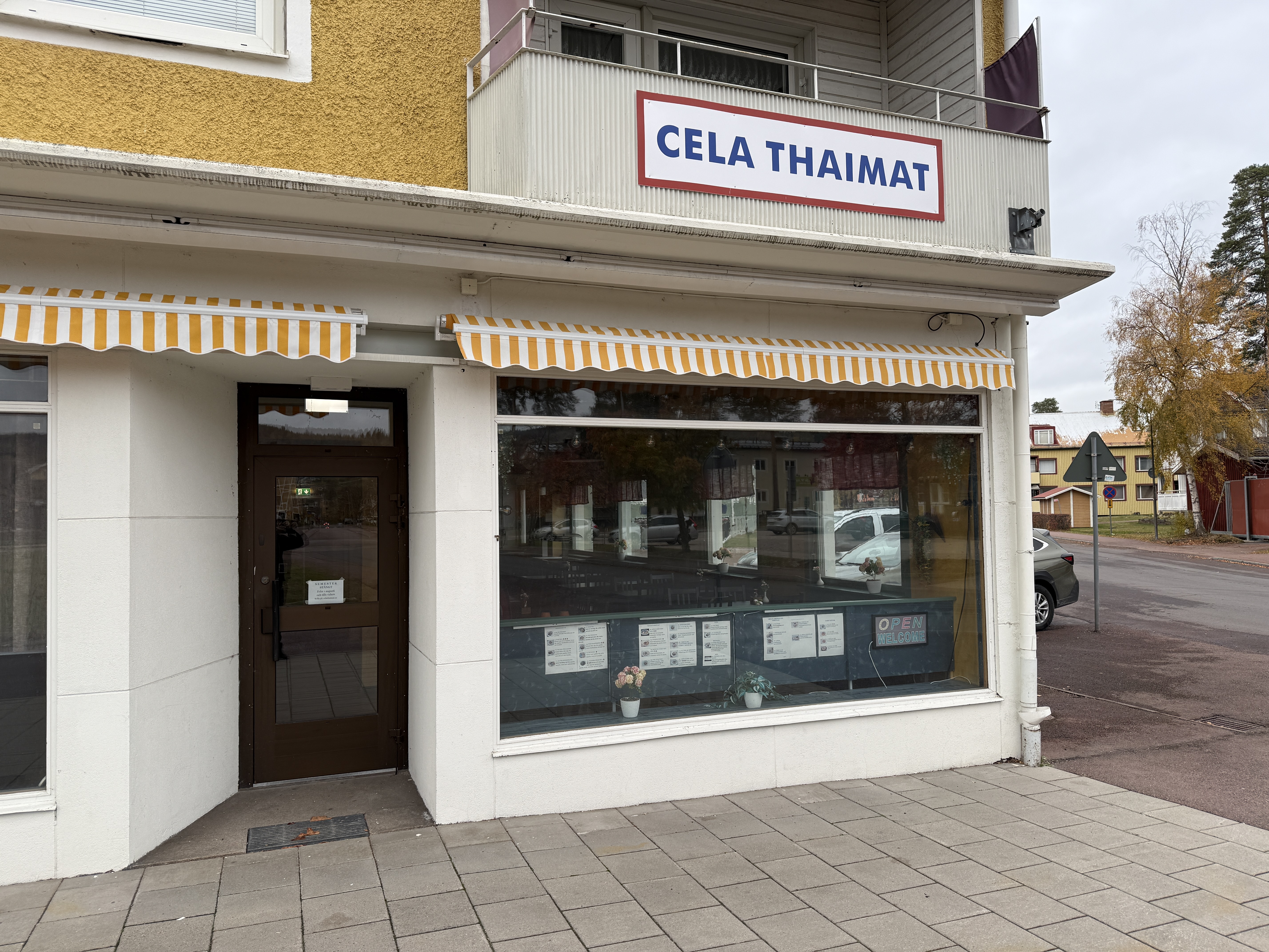 Video preview for Transfer of Thai restaurant about 1 year old