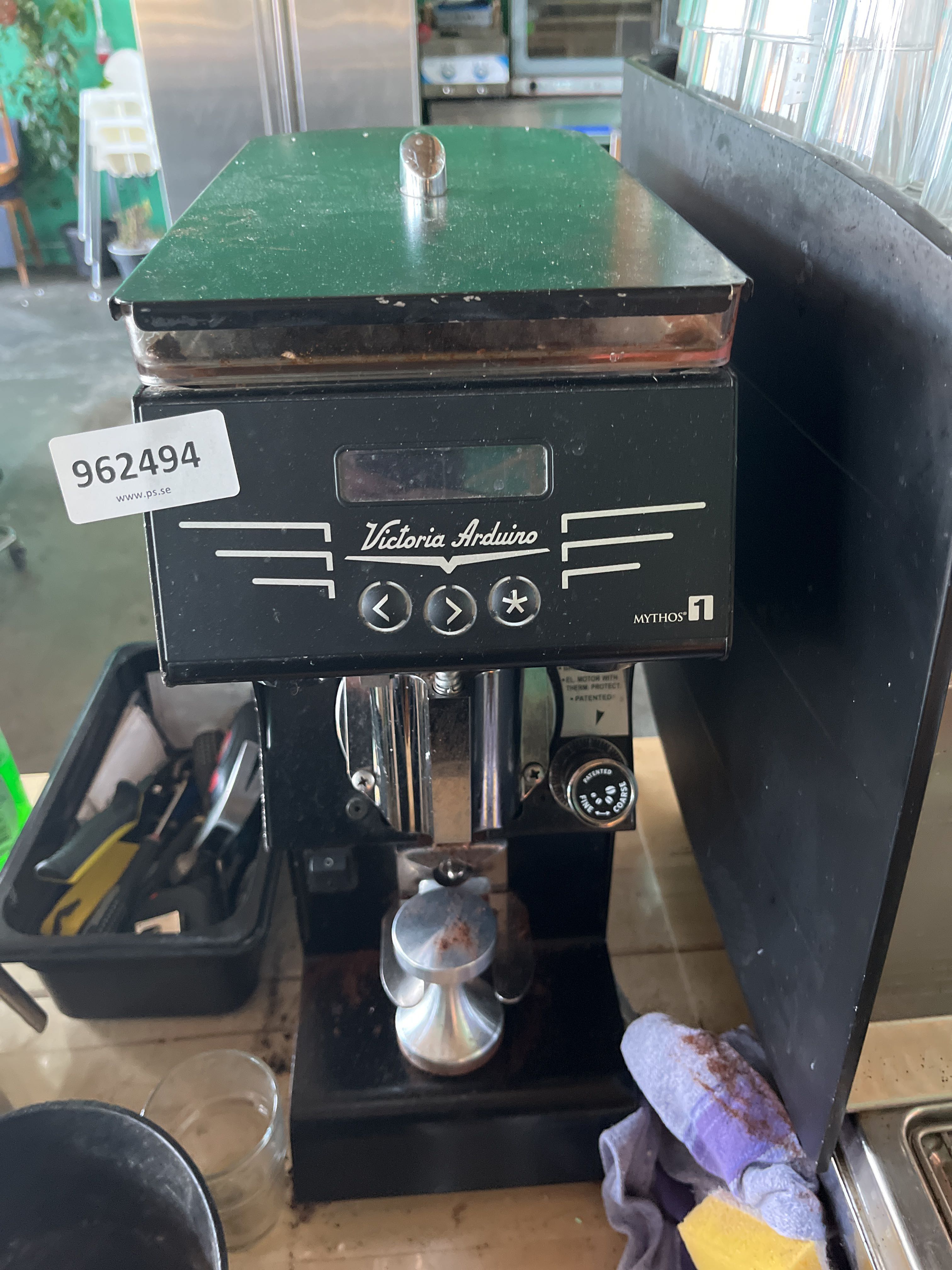 Coffee grinder Victoria PS Auction We value the future Largest in net auctions