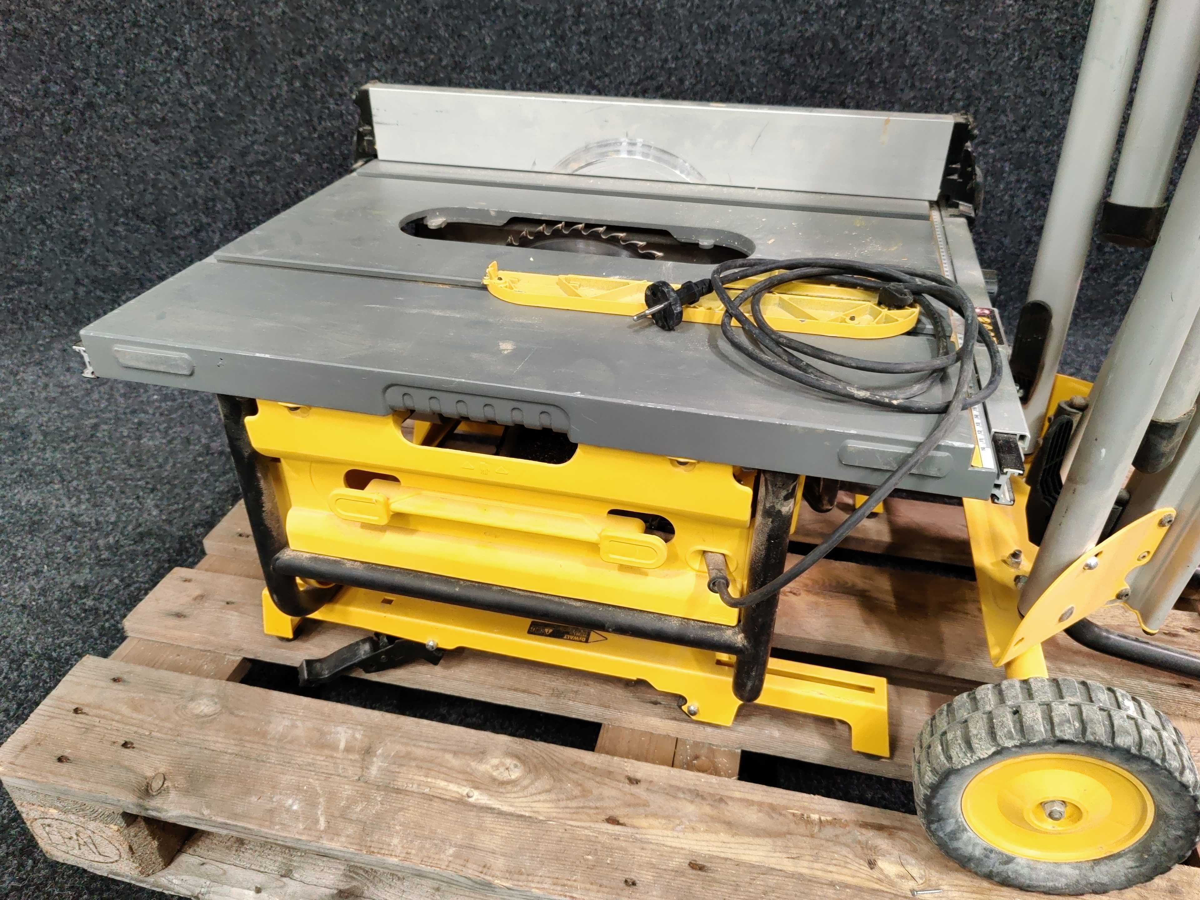 Table saw DeWalt DW745 with saw table PS Auction We value the