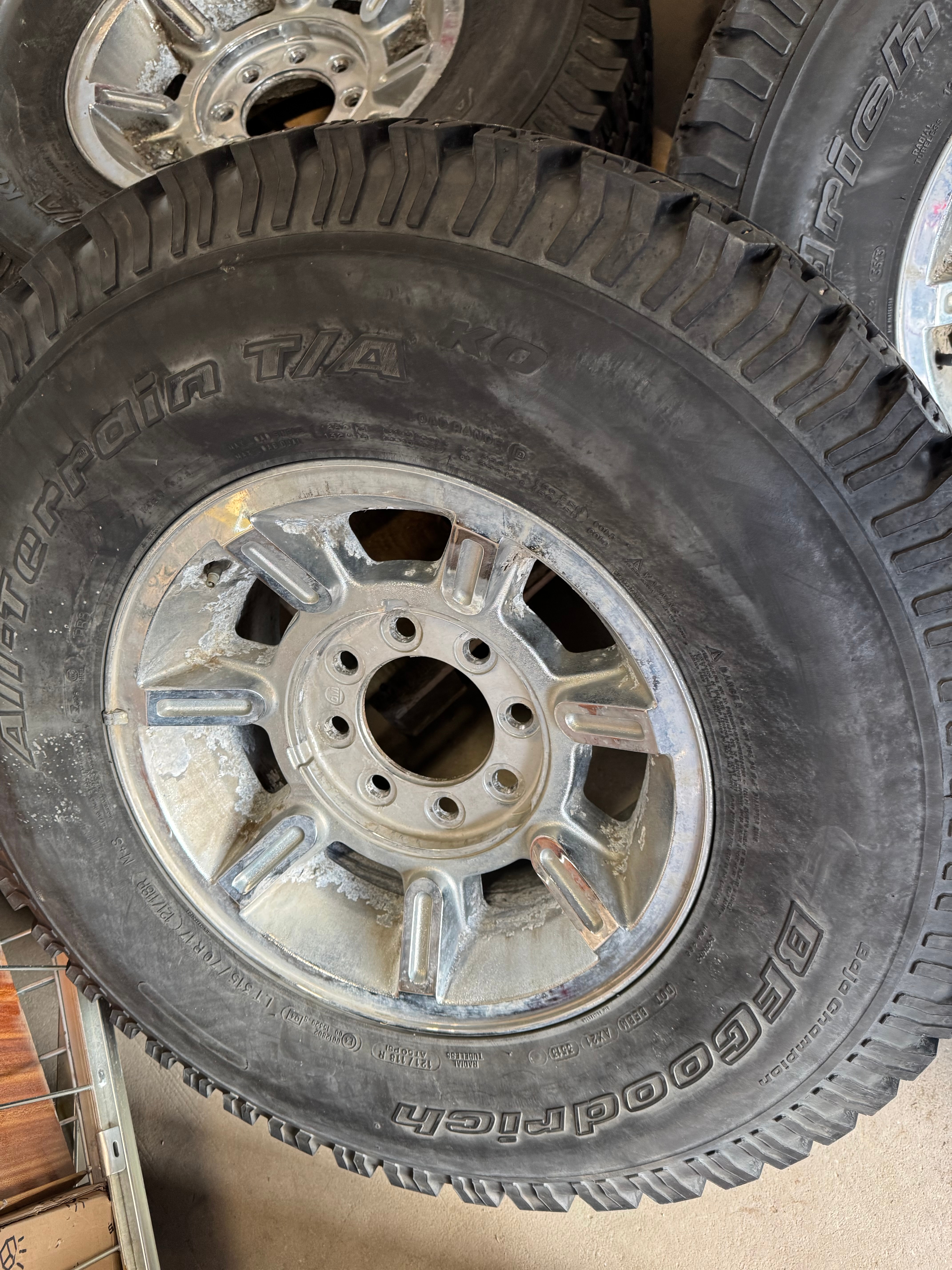 Aluminiumf lgar Med D ck Till Hummer 4 St Auktioner Online aluminiumf-lgar-med-d-ck-till-hummer-4-st-auktioner-online