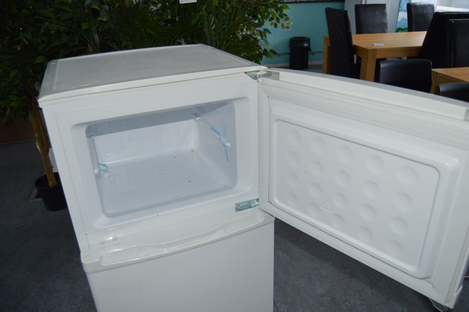 Matsui fridge / freezer PS Auction We value the future Largest in