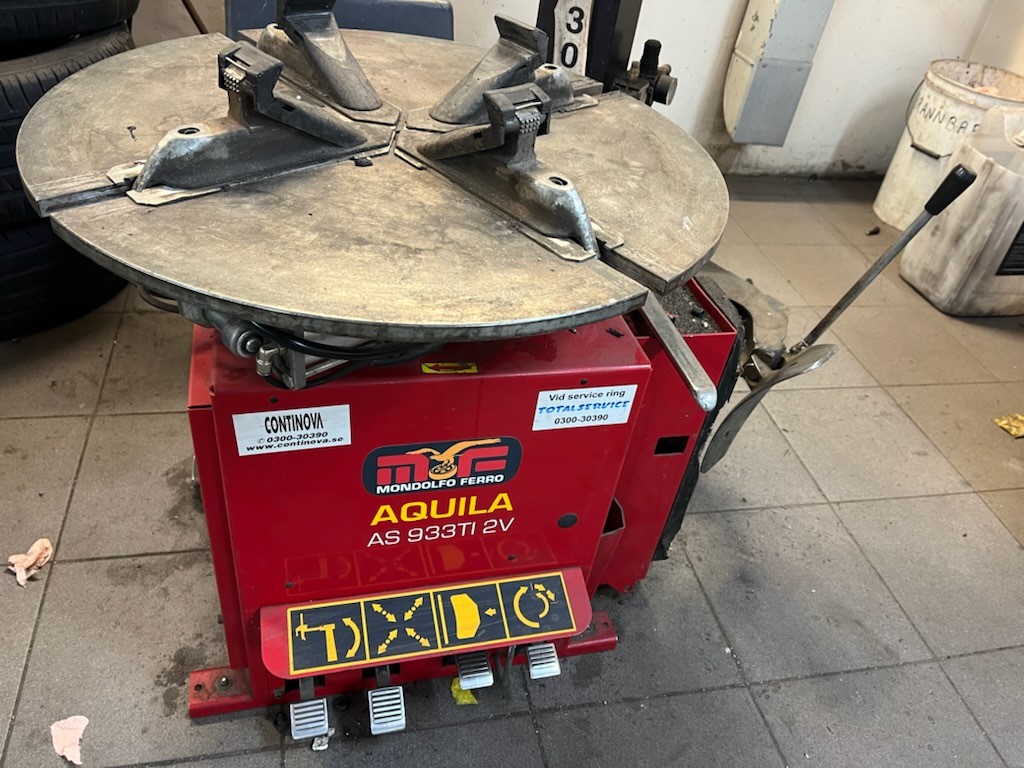 Tire mounting equipment Mondolfo AS 933 TI 2V PS Auction We value