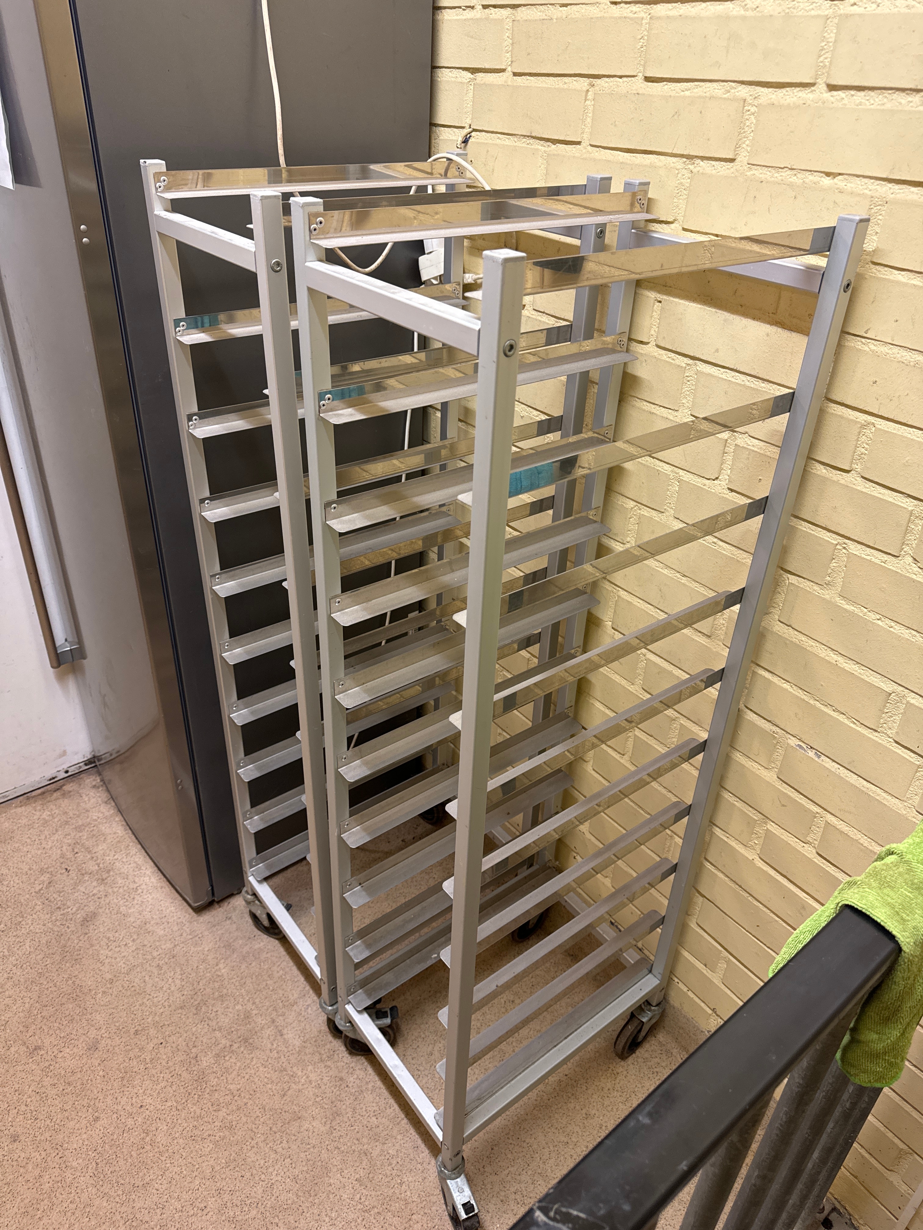 2 tray racks - PS Auction - We value the future - Largest in net auctions