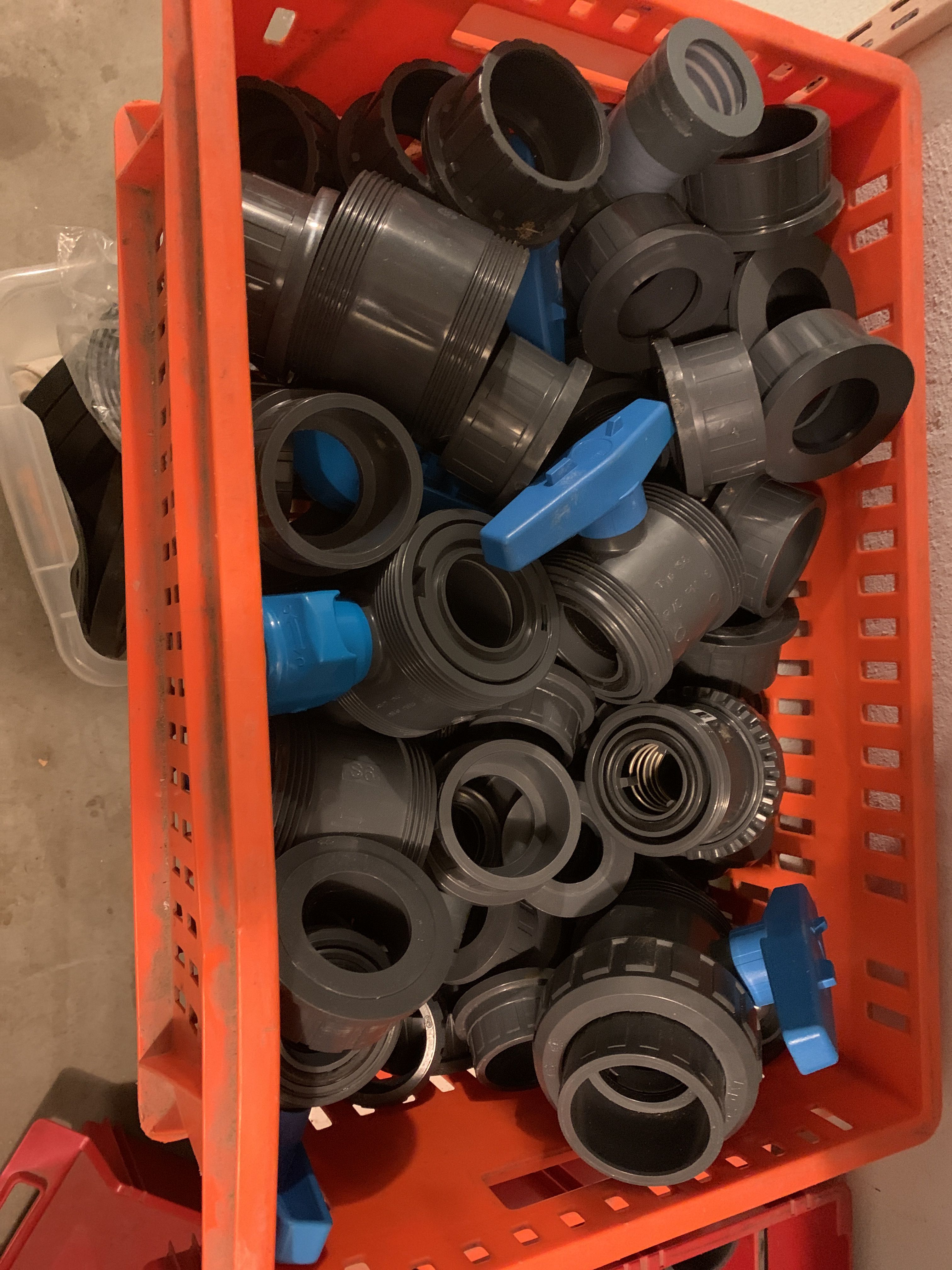 Hylla med rör detaljer för pooler - Auktioner online - Nätauktioner ...