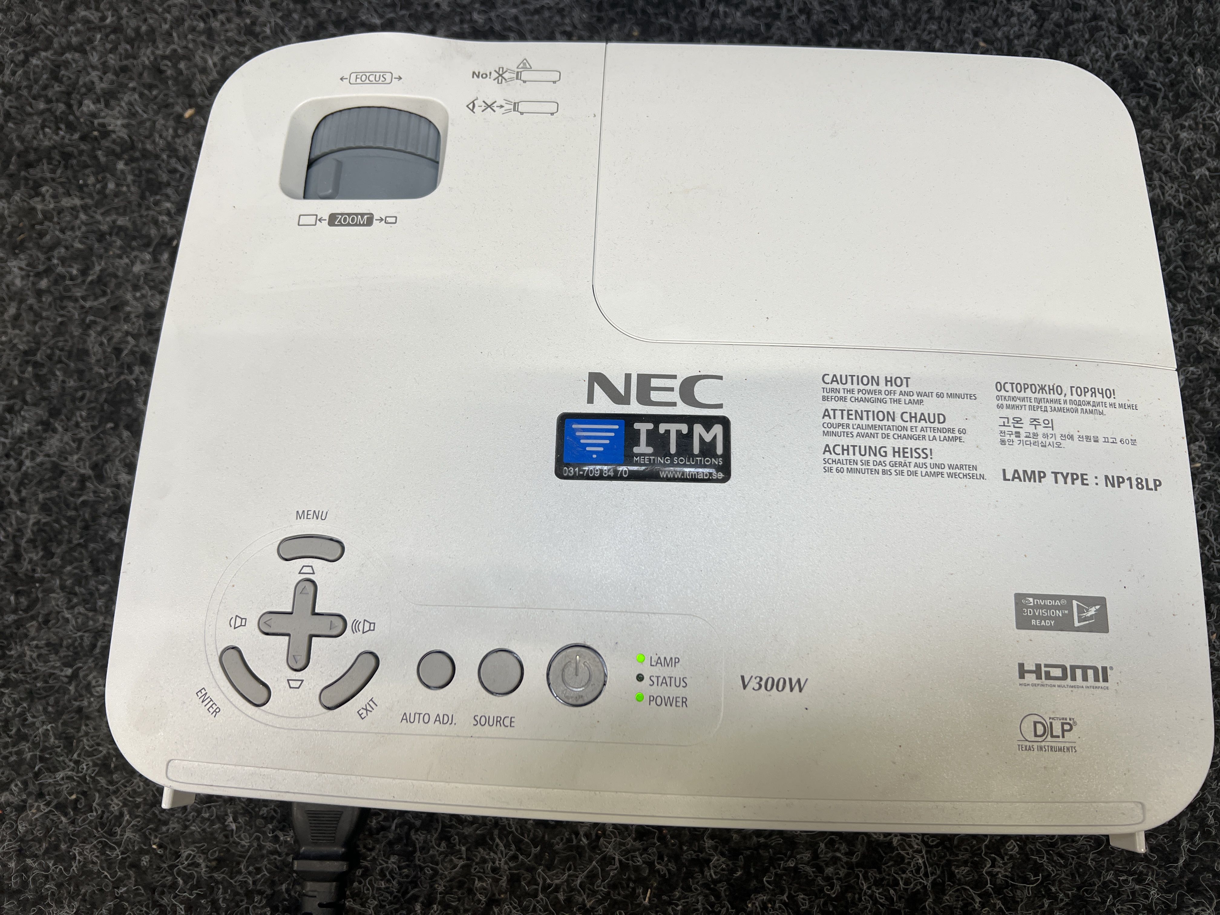 Projector NEC NP-V300W - PS Auction - We value the future