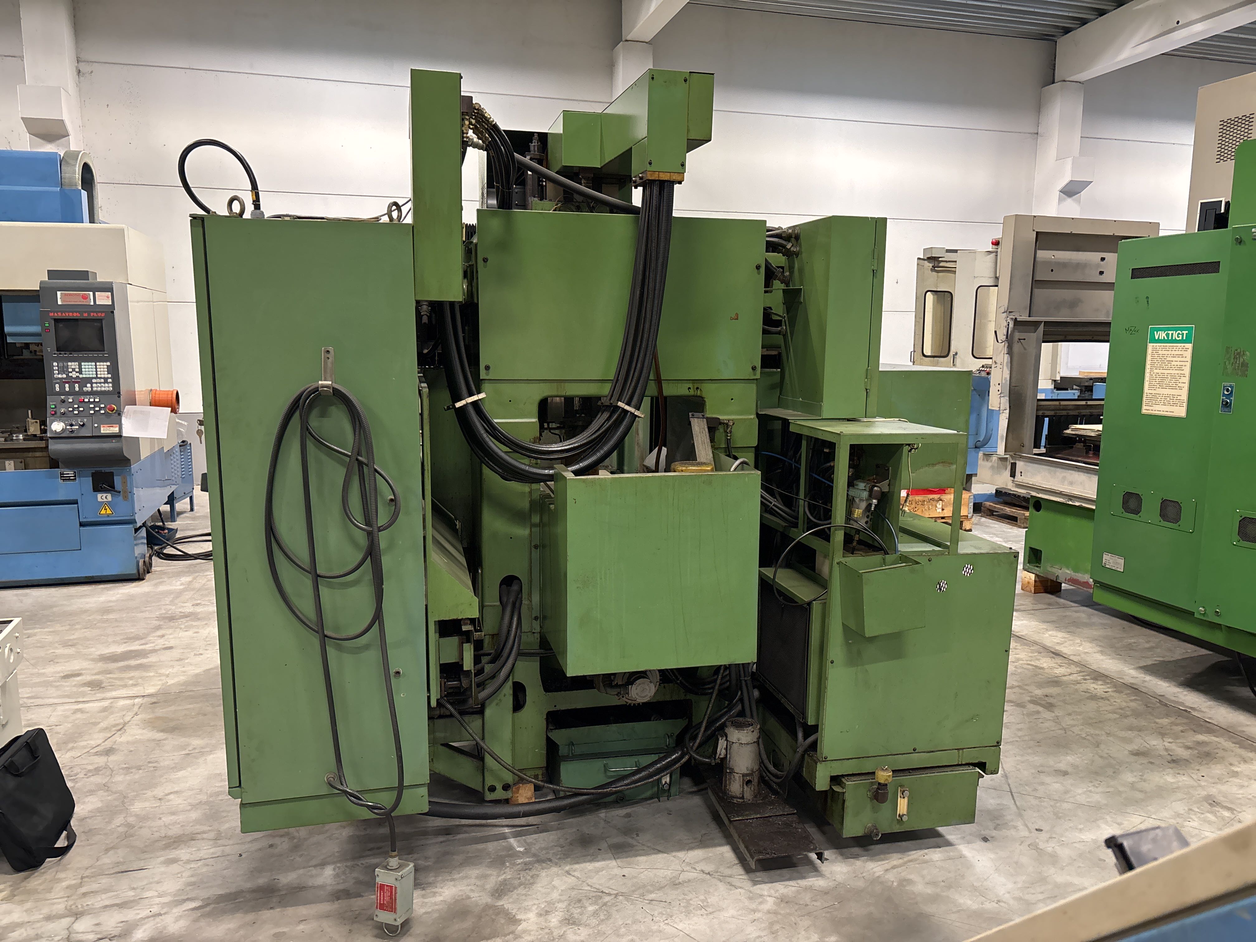machi様 KMD-530MRJZ with URC-5FZ, Crescent Cuber Icemaker, Remote-cooled