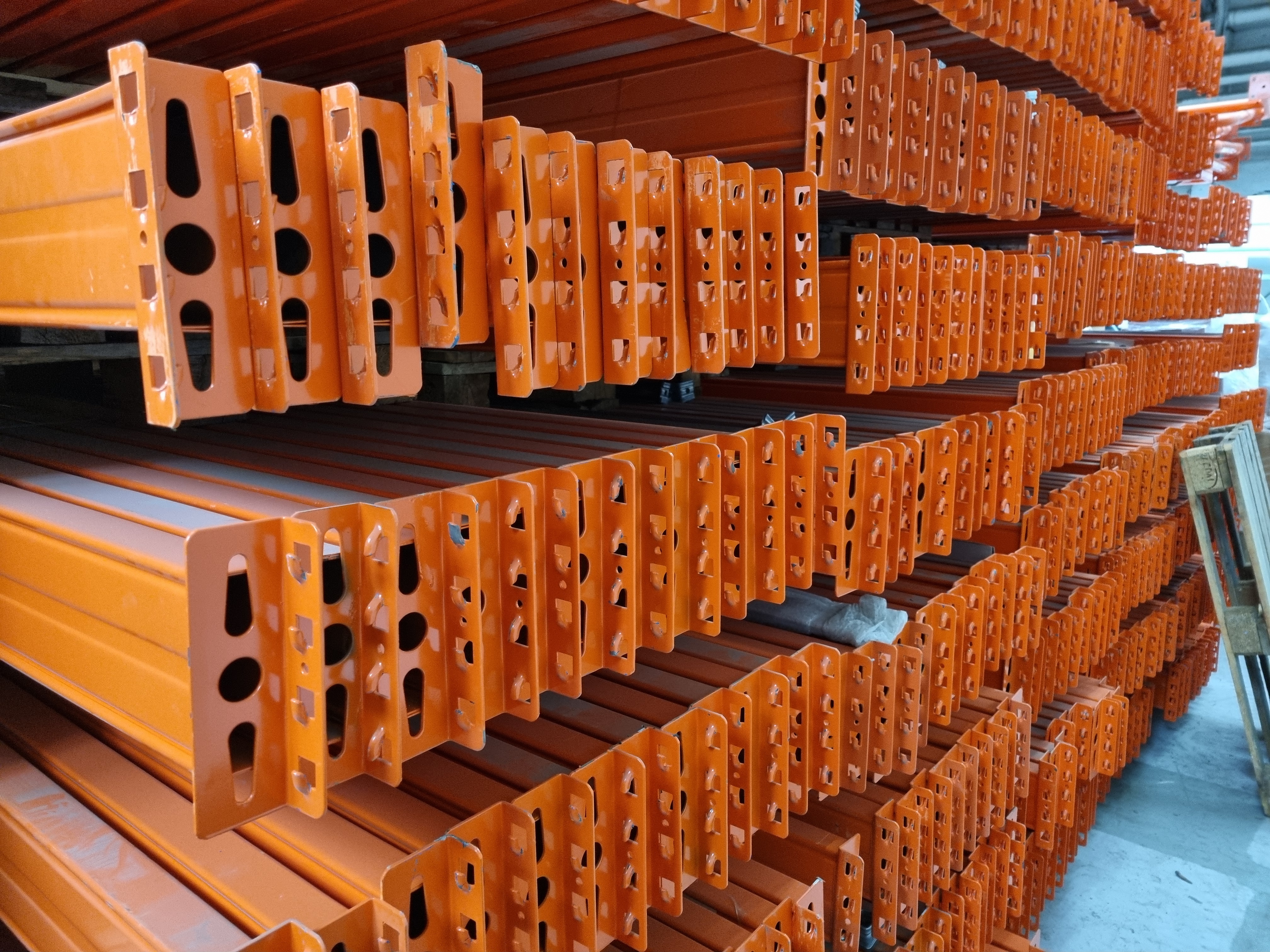 Pallet stand, 112 gables + 695 beams - PS Auction - We value the