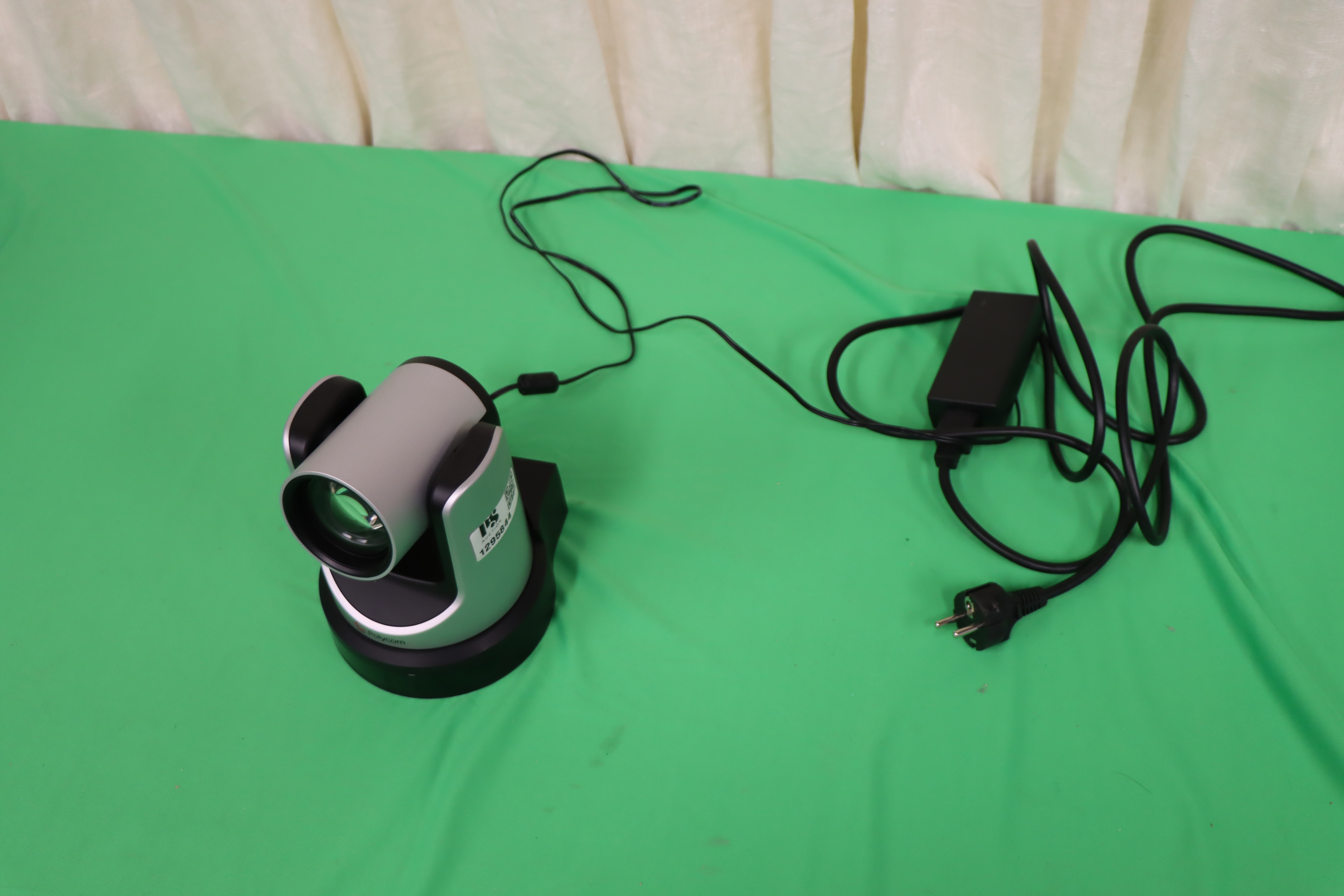 Polycom EagleEye IV USB ビデオ会議カメラ 8200-64370-001-4__98503.