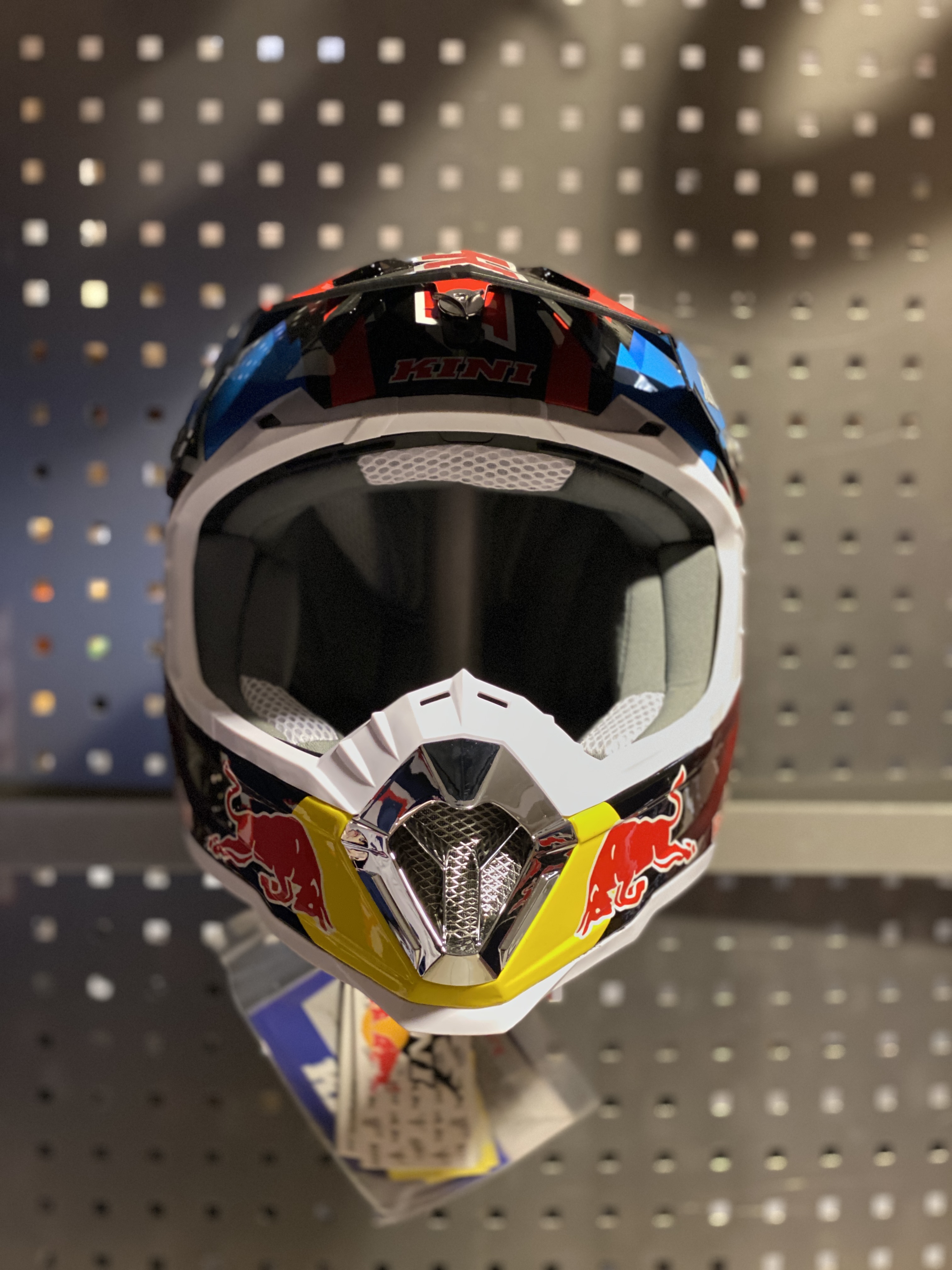 セキュリティ・セーフティ Kini Redbull Revolution MotocrossHelmet KINI RED BULL FLASH HELMET - KINI Red Bull USA