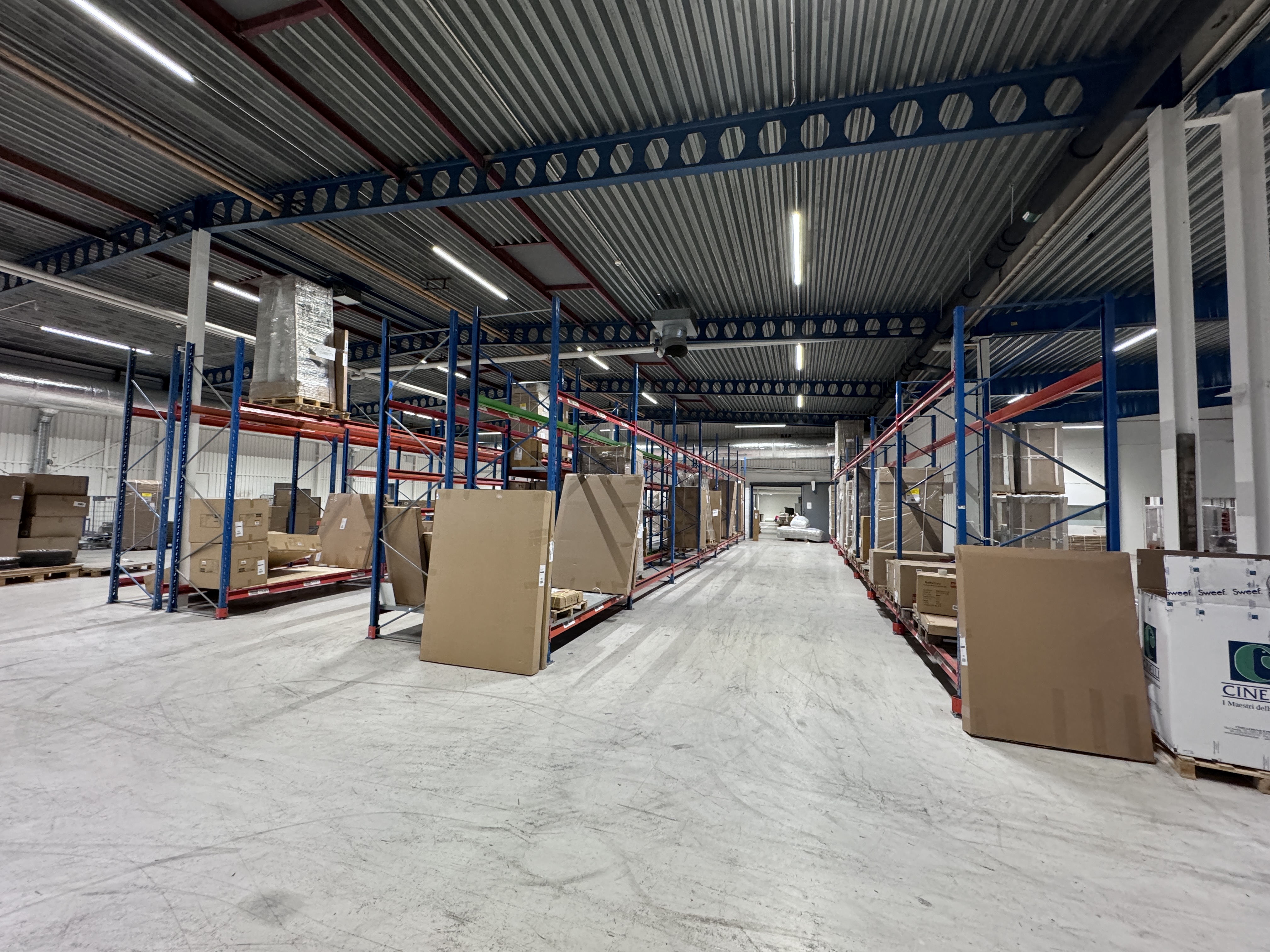 Pallet rack 5 rows, 35 sections - PS Auction - We value the future ...