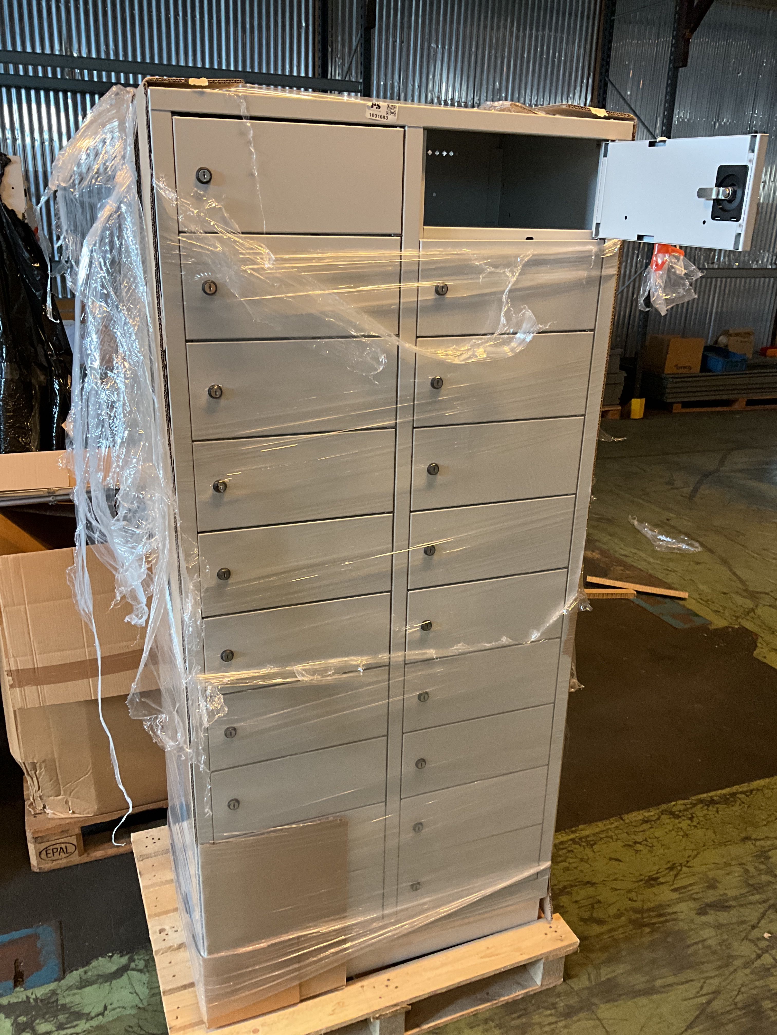 Lockable Storage PS Auction We value the future Largest