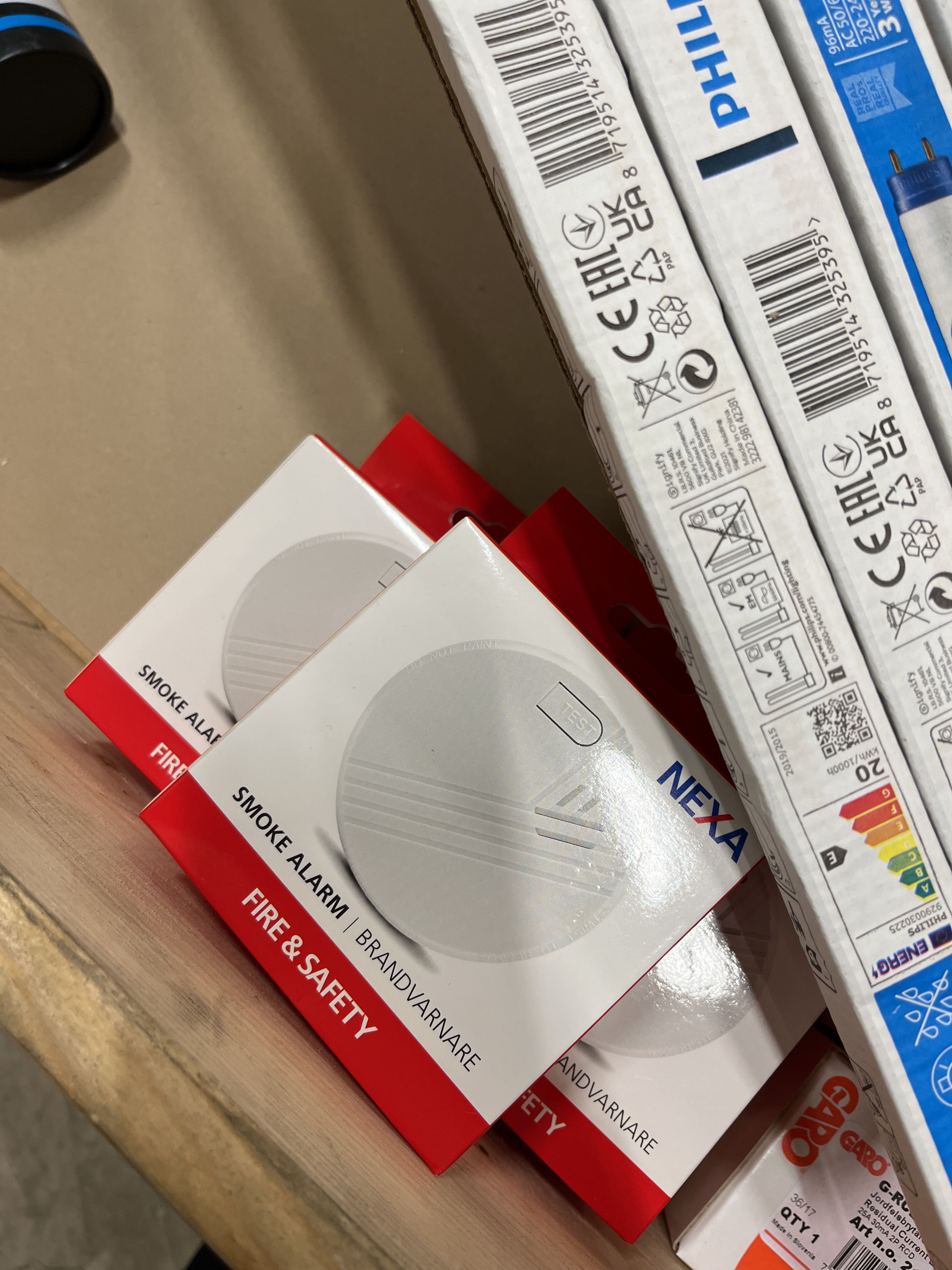 Assortment of various electronics - PS Auction - We value the future ...