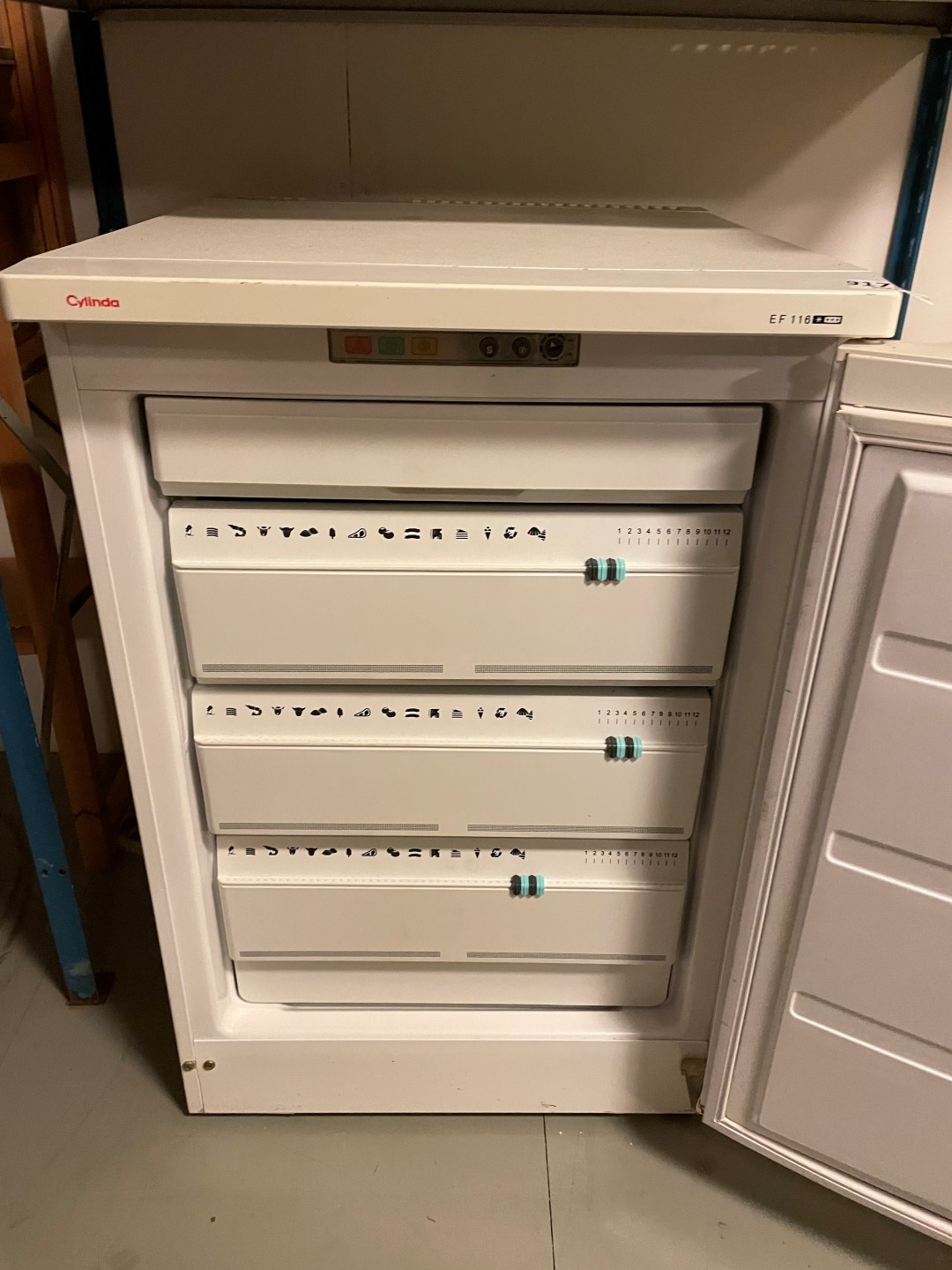 Freezer Cylinda EF 116 PS Auction We value the future Largest in