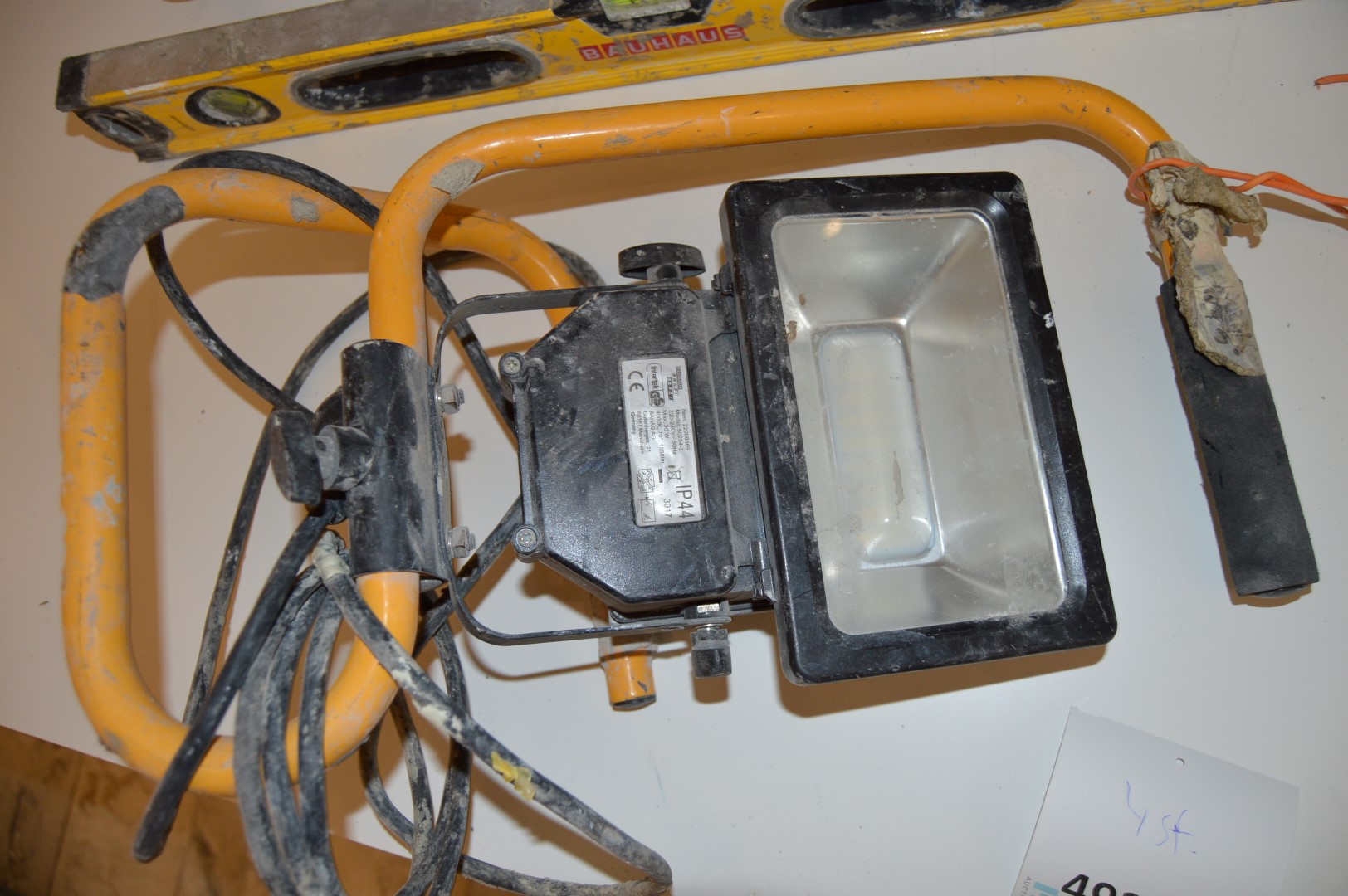 2 Heating Fans Lamp Spirit Level Ps Auction We Value The
