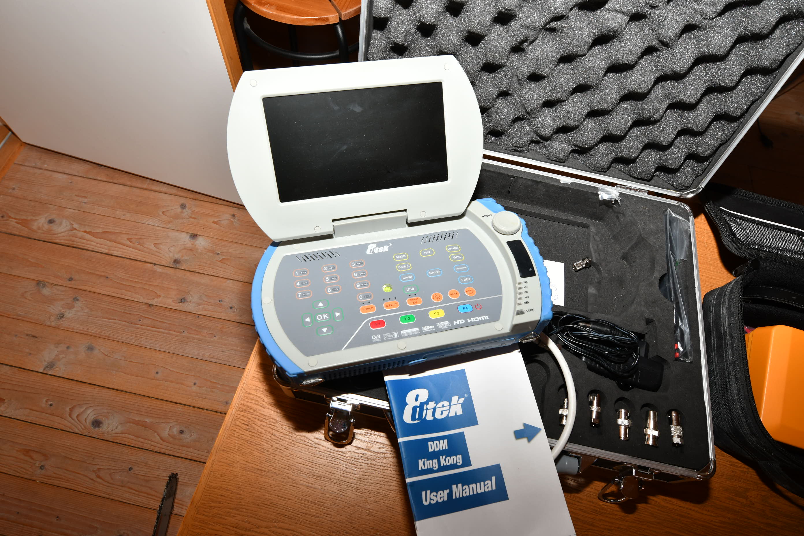 Satellite Finder - KING KONG SF831B - PS Auction - We value the future ...