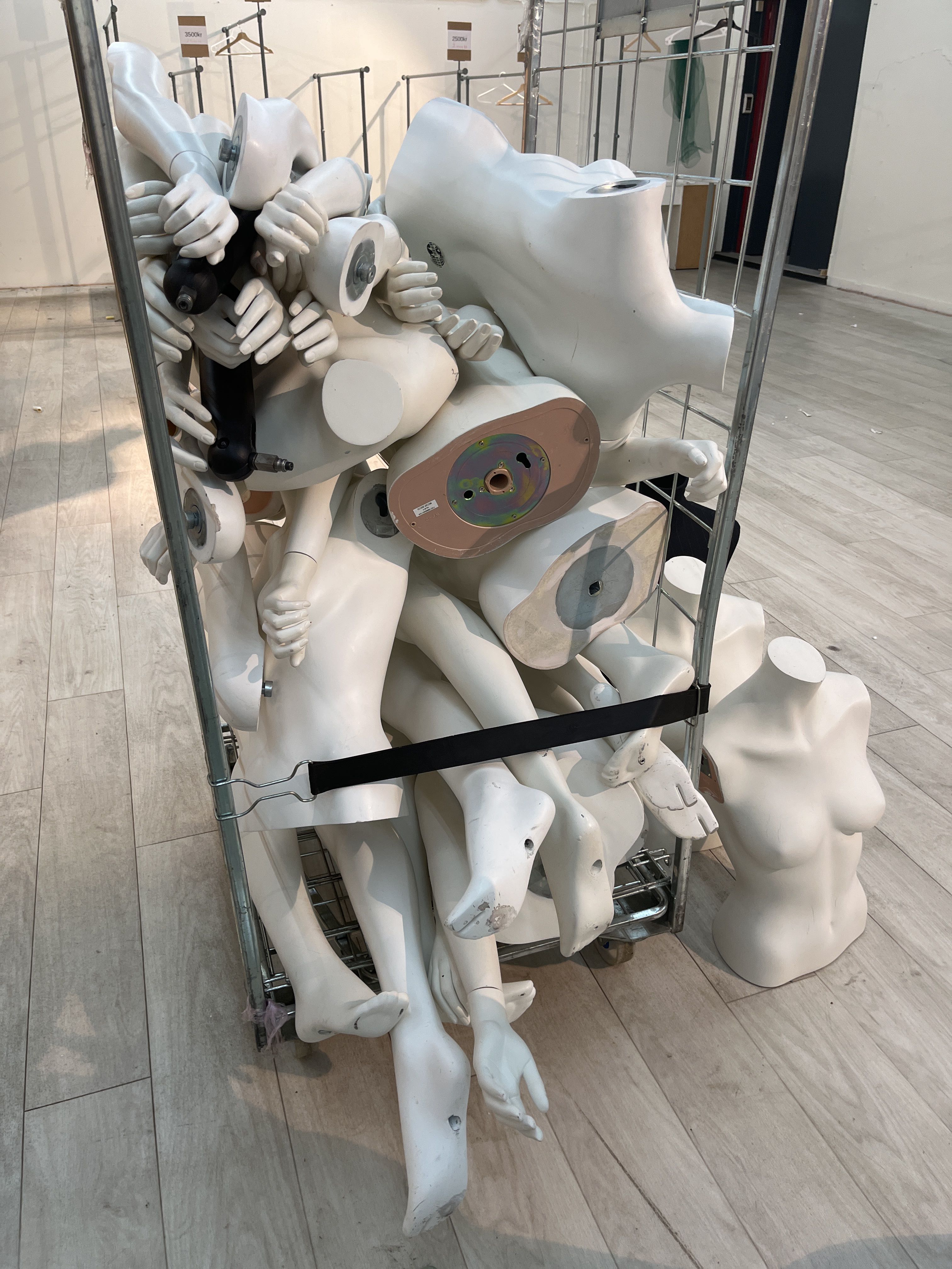 Mannequins PS Auction We value the future Largest in net auctions