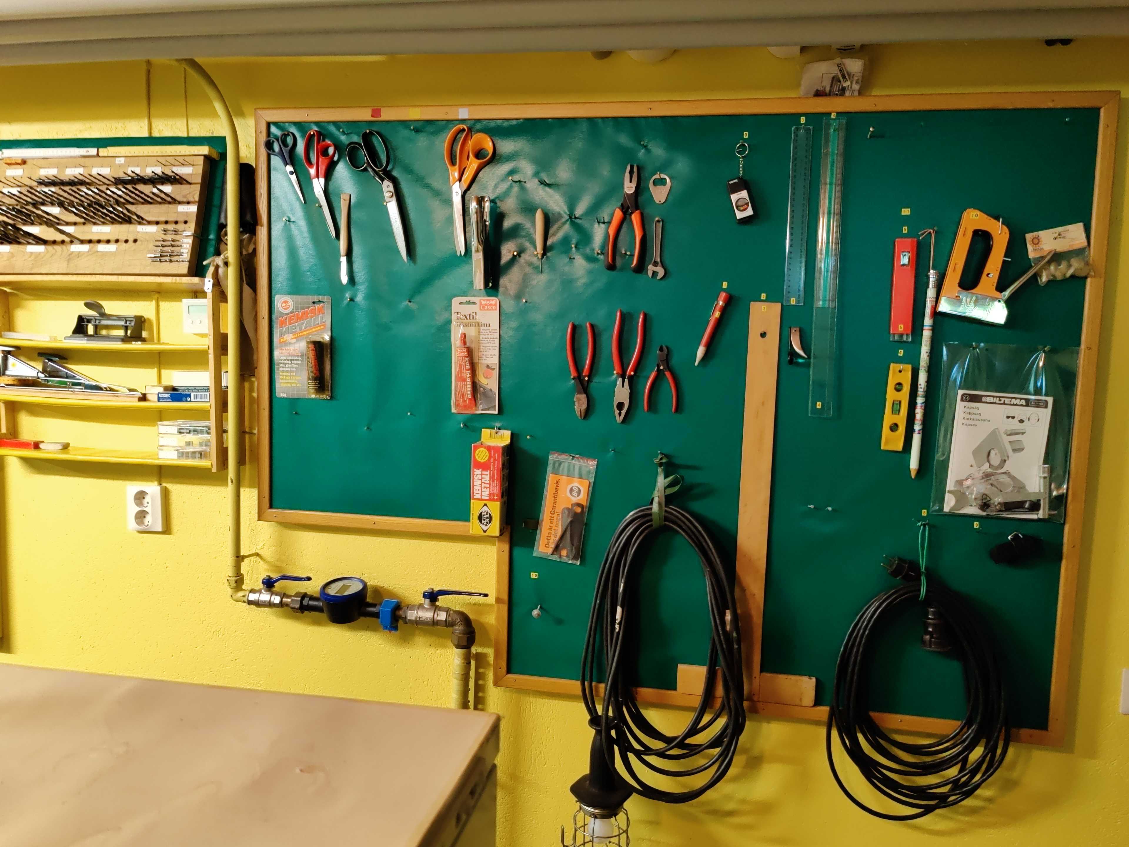 Tool board with tools PS Auction We value the future Largest in