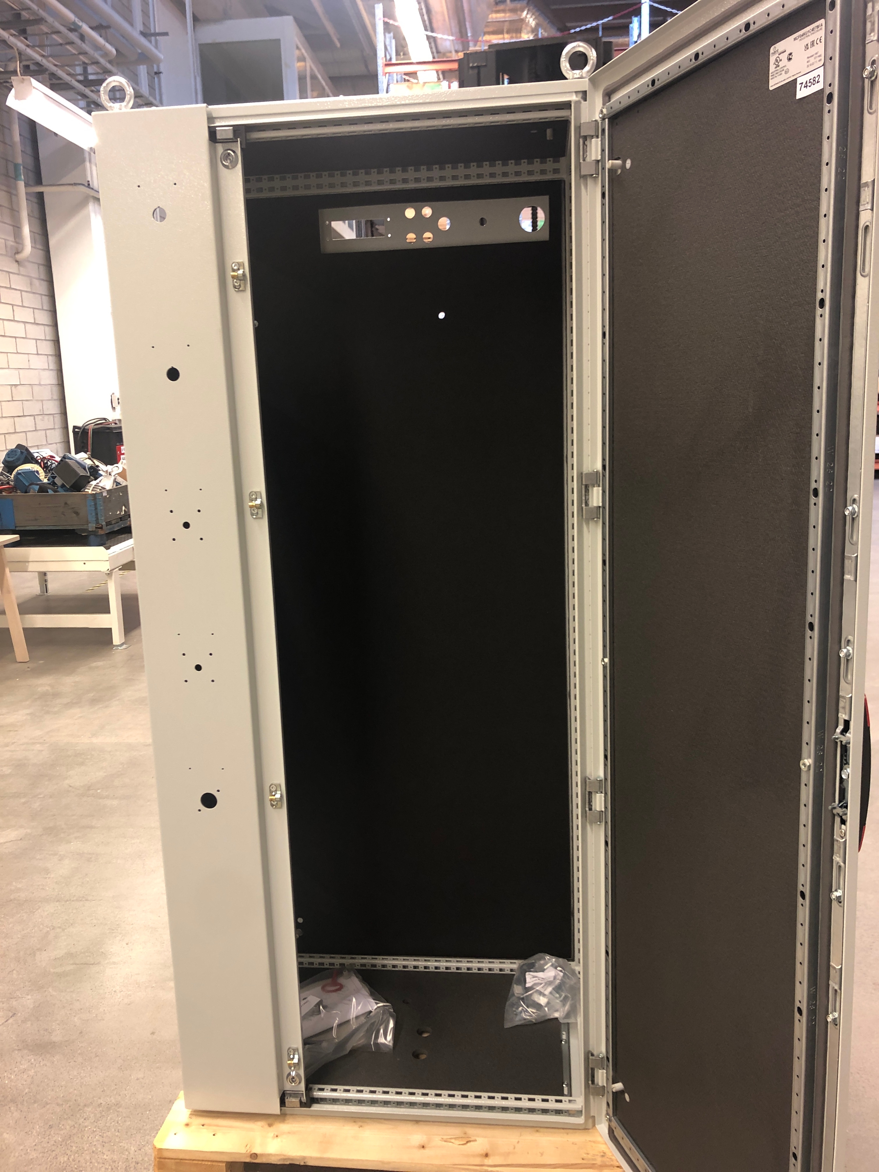 Control Unit Empty Empty control cabinet - PS Auction - We value the future - Largest in ...