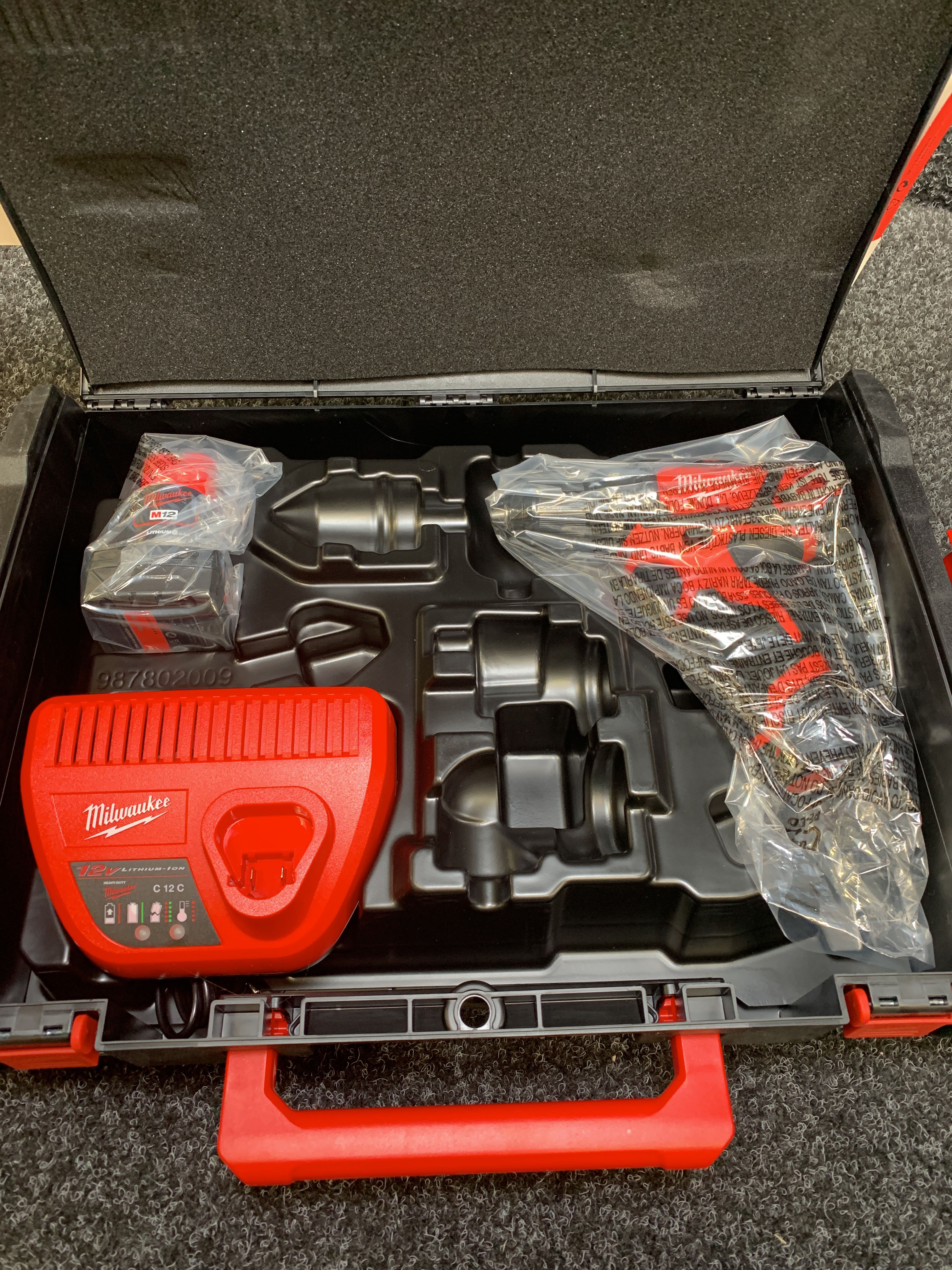 Skruvdragare Milwaukee M12 FDD 602X Inkl Batteri Och Laddare skruvdragare-milwaukee-m12-fdd-602x-inkl-batteri-och-laddare