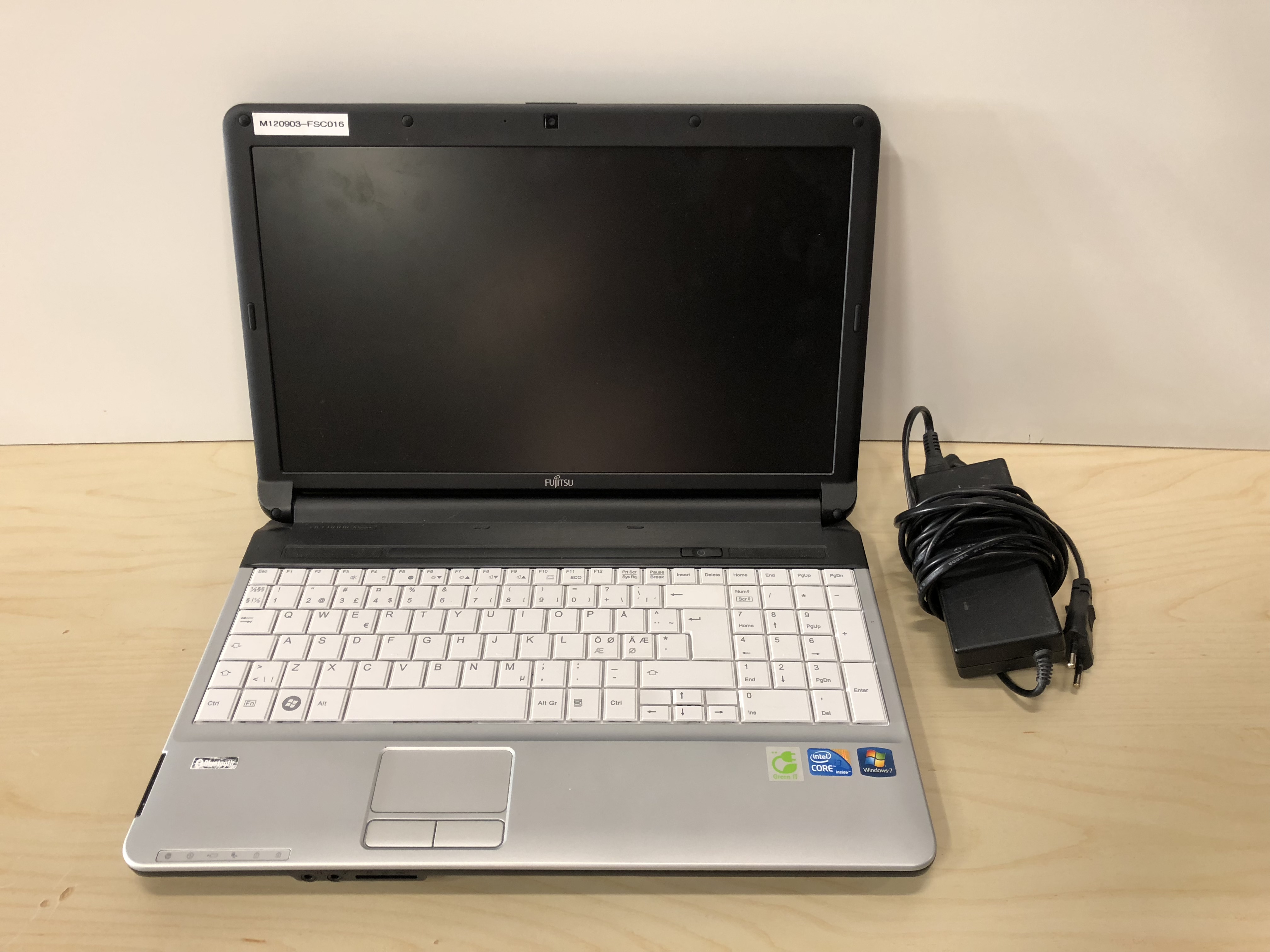 Laptop - Fujitsu Lifebook A530 - PS Auction - We value the future
