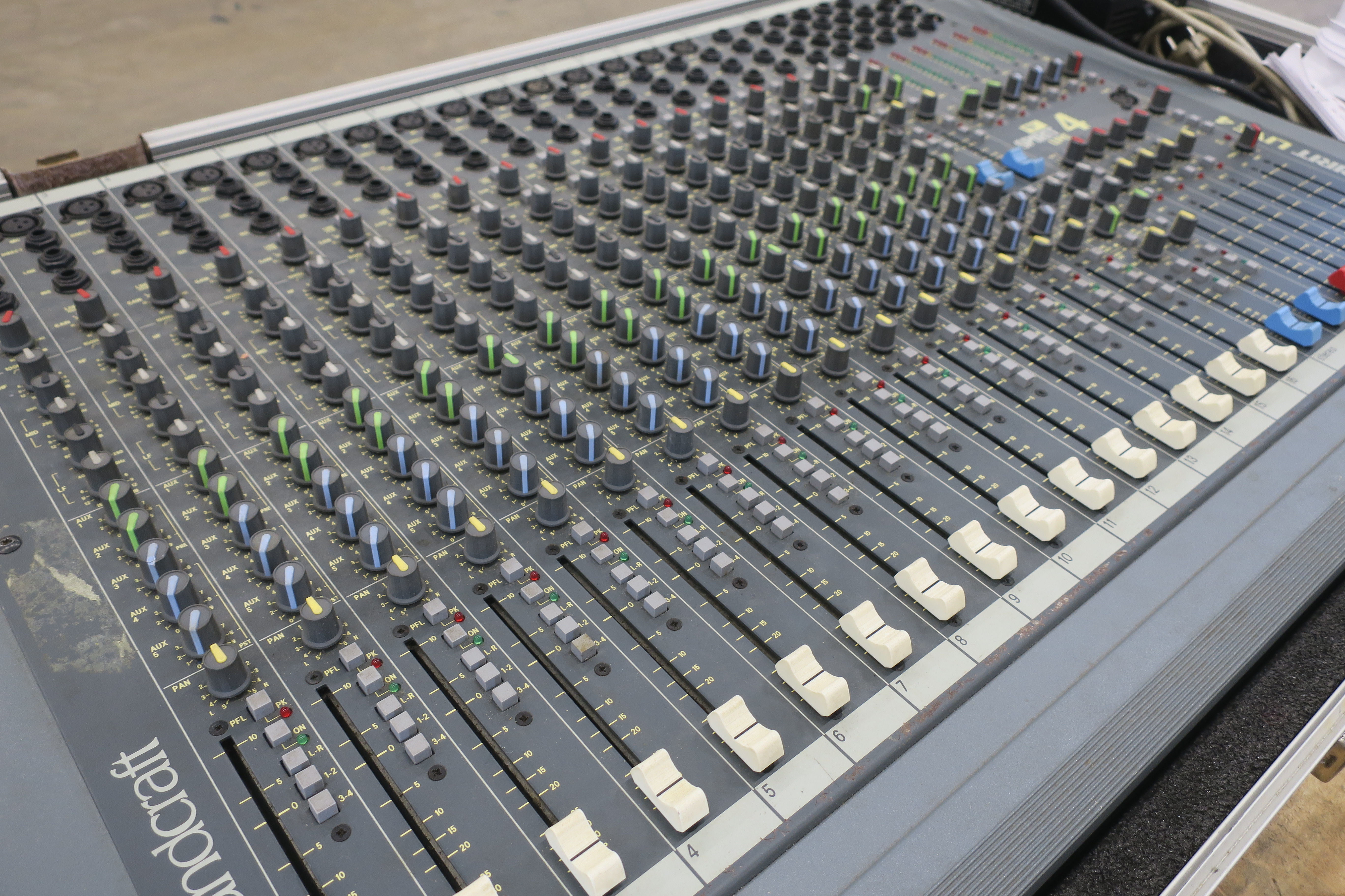 Mixerboard Soundcraft Spirit Live 4 - PS Auction - We value the