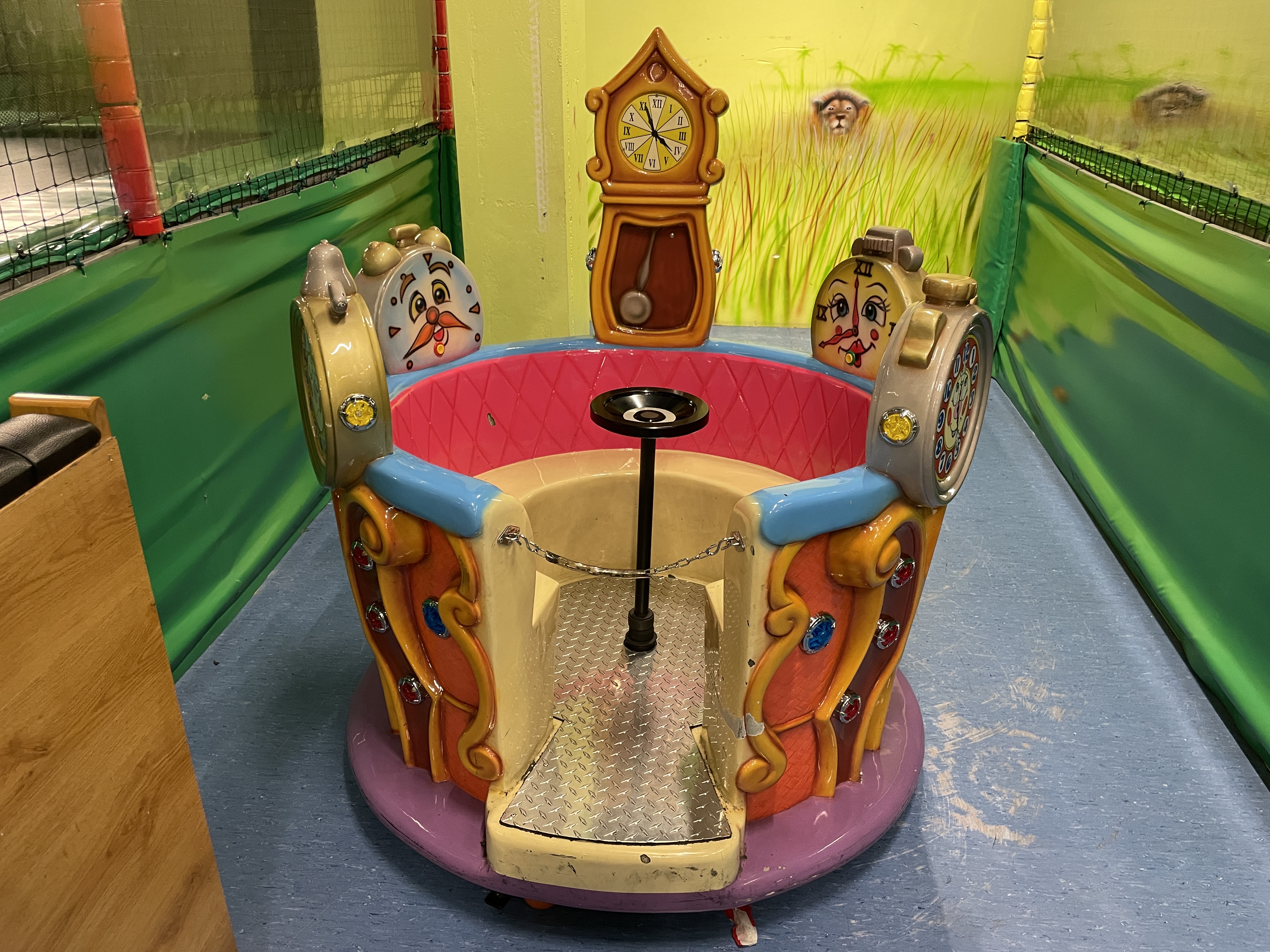Spinning carousel - PS Auction - We value the future - Largest in