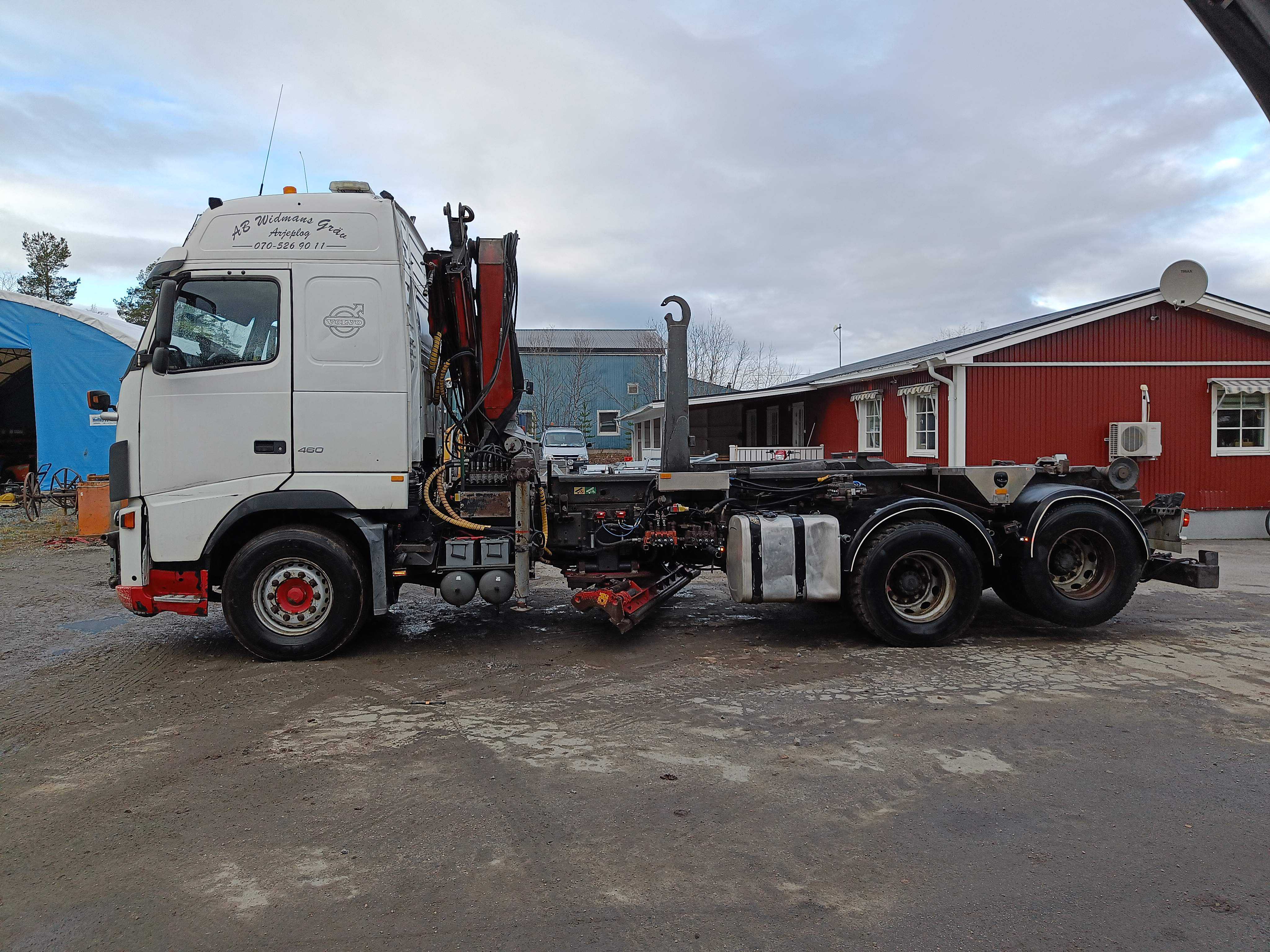 Load changer / Crane truck Volvo FH12 -2003 - PS Auction - We value the ...