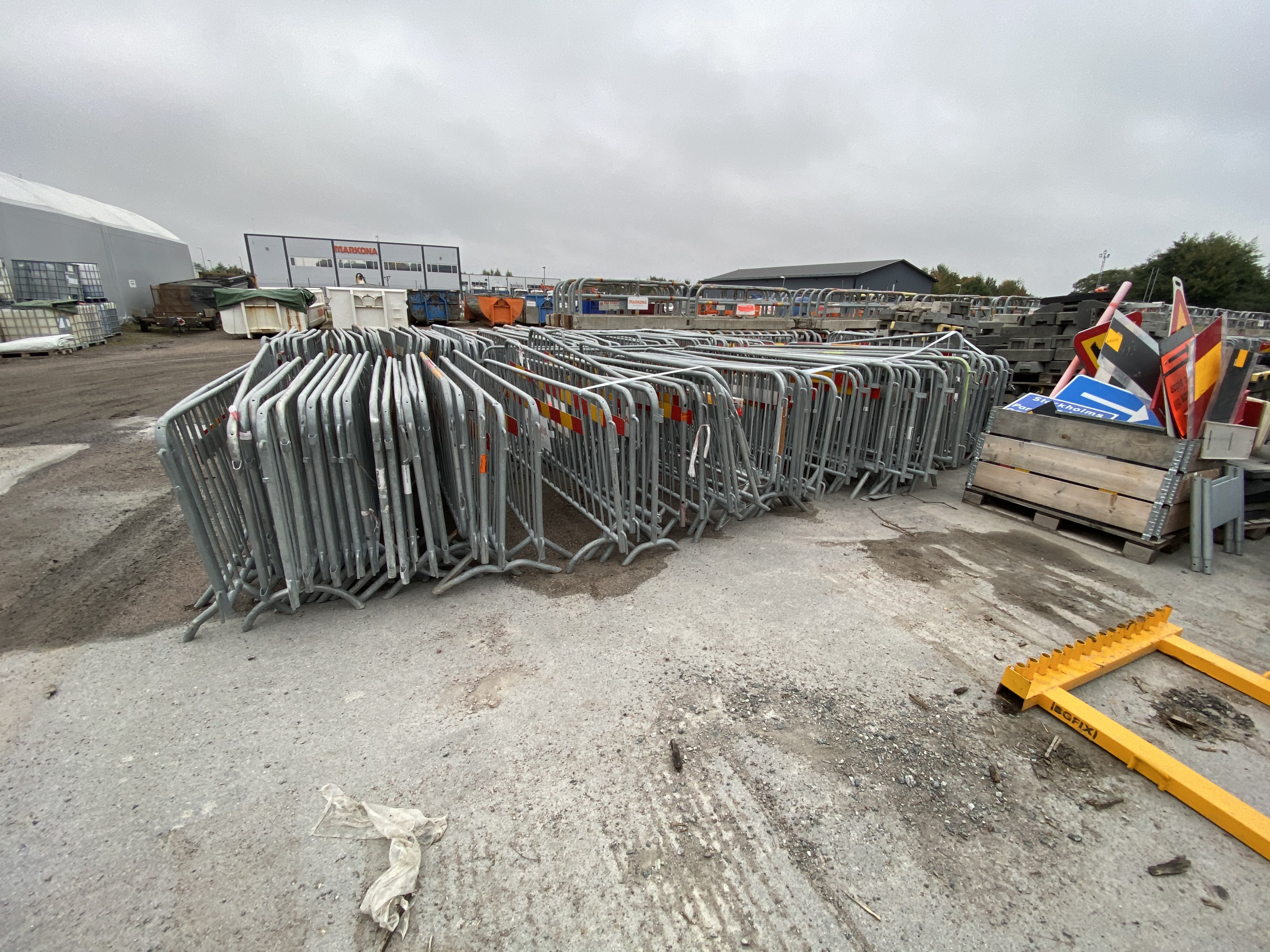 about 70 riot fences - PS Auction - We value the future - Largest in ...