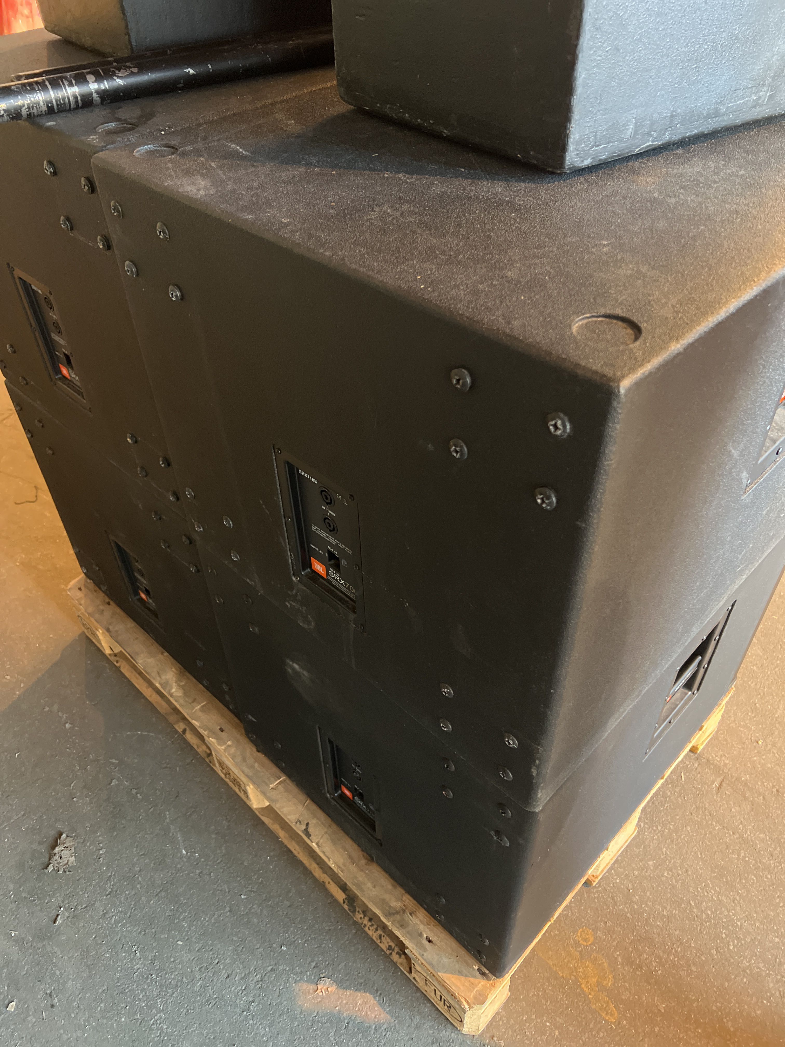ザ・JBL・ストーリー 2023 How to Connect NEW JBL Speakers to Older JBL models and