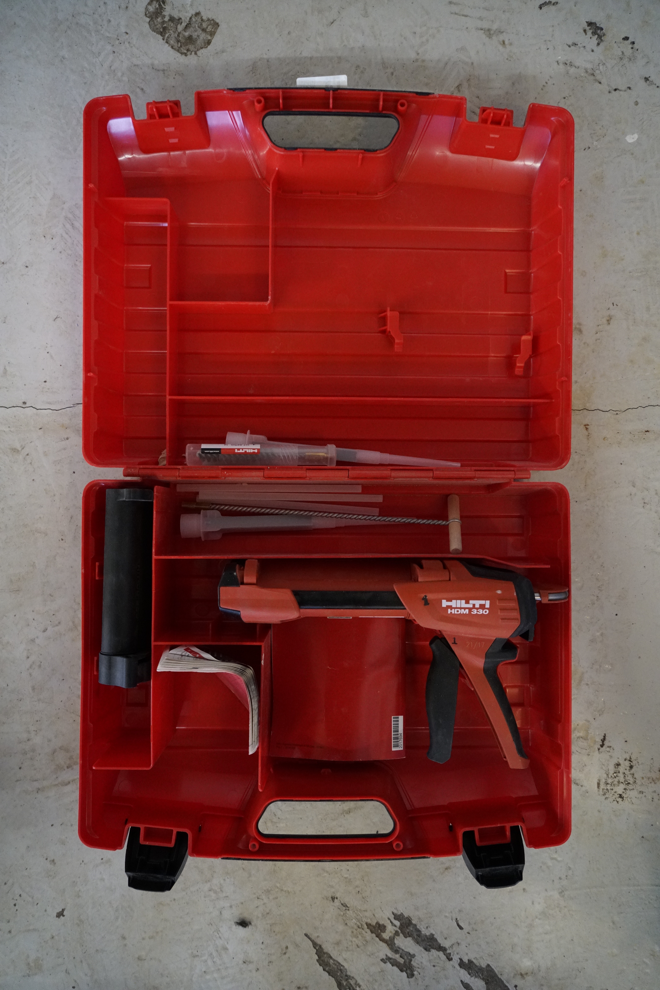 Grouting gun Hilti HDM 330 - PS Auction - We value the future 
